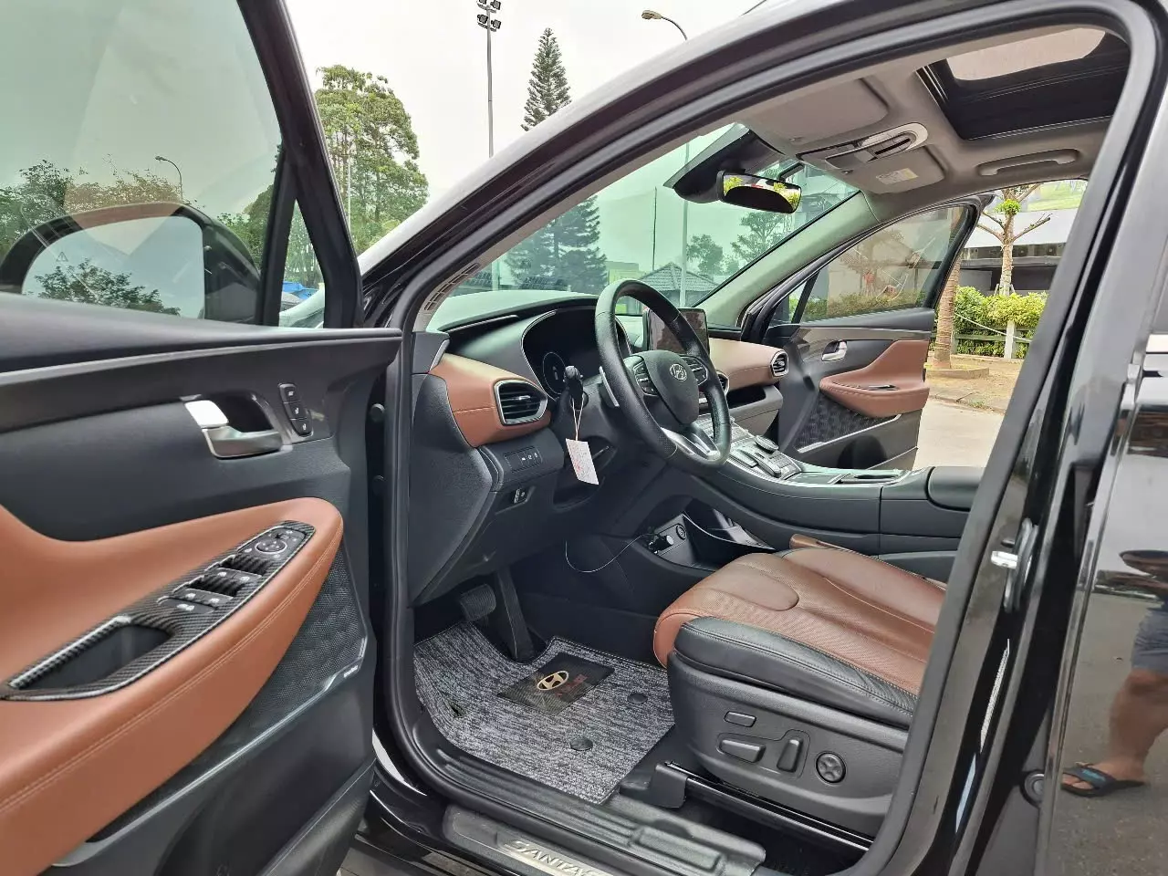 Chính chủ bán Santafe Premium 2.5L HTRAC, sản xuất 2022 màu đen, đăng ký tên cá nhân-6