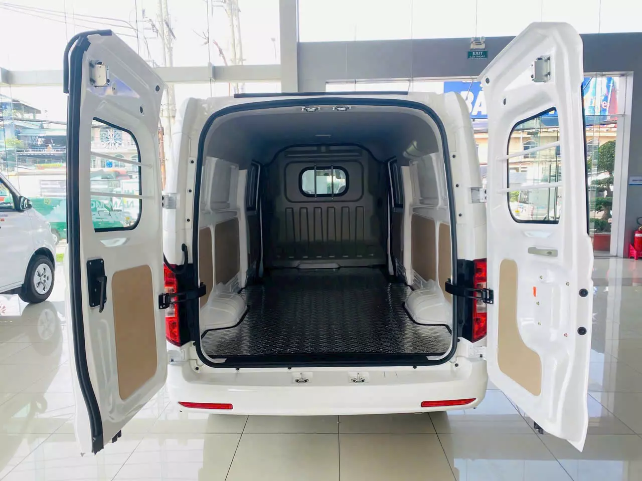 XE TẢI VAN CHẠY TRONG PHỐ 24/7  Lô xe vừa về, có sẳn giao ngay-0