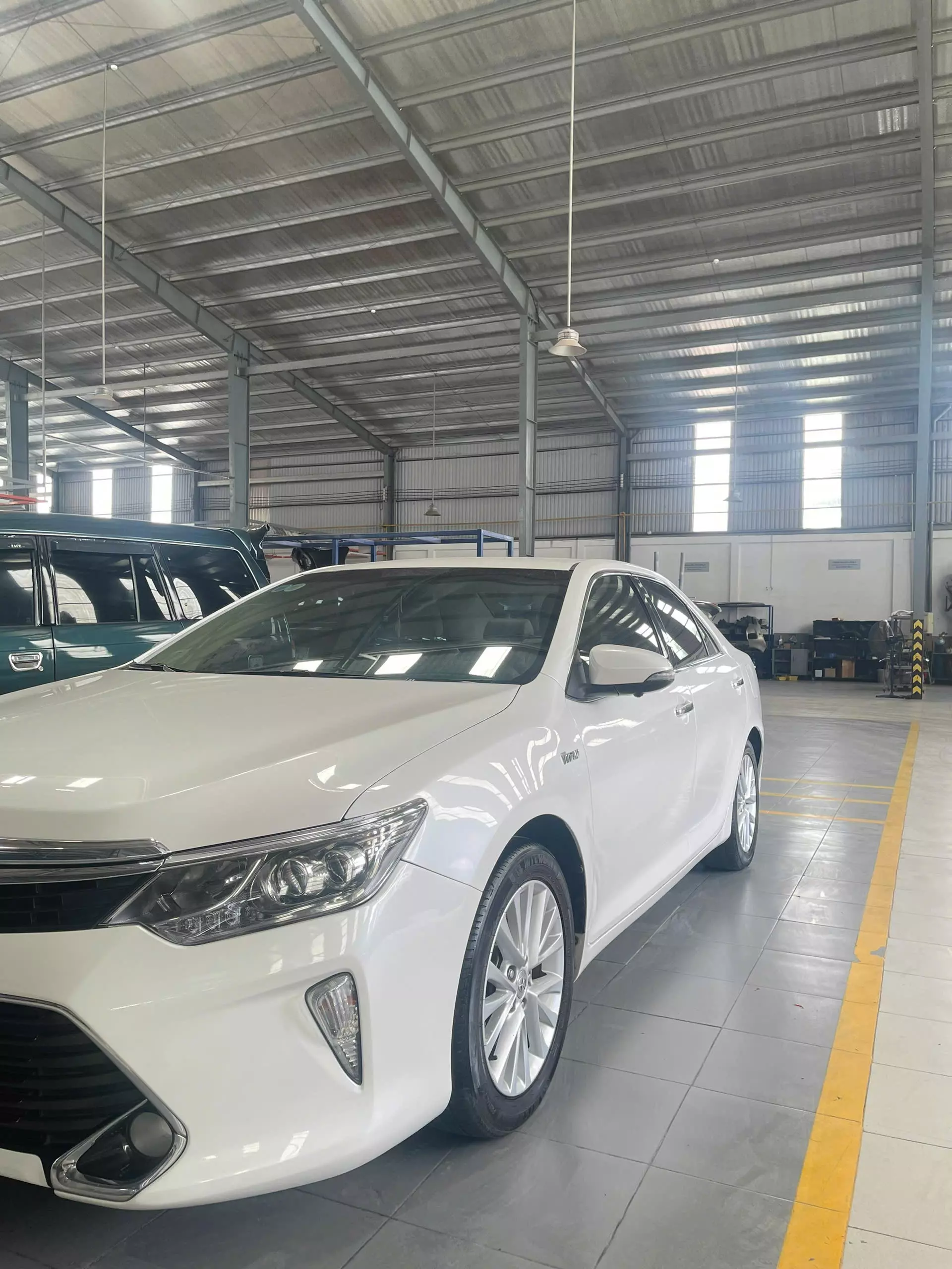 Chính chủ cần bán xe Camry 4 chỗ Đẹp -0