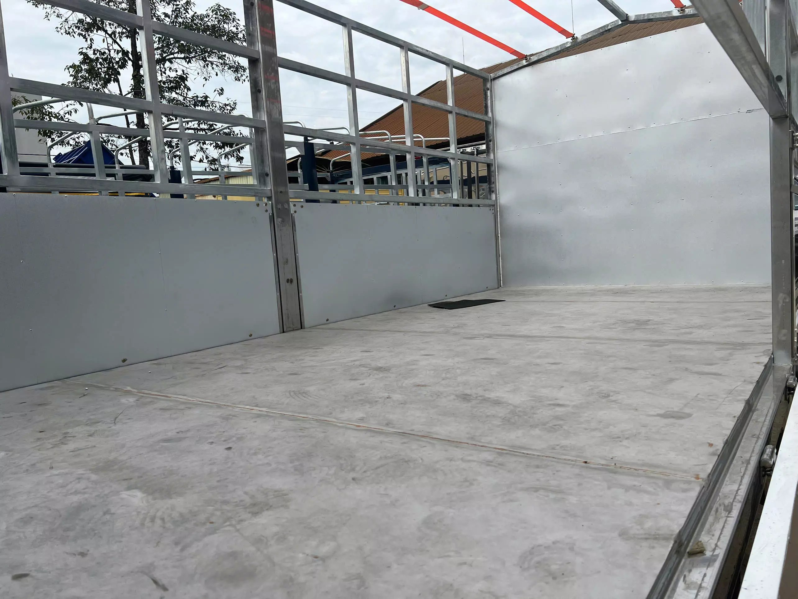 Hyundai Mighty W11S-6T8 thùng bạt-5