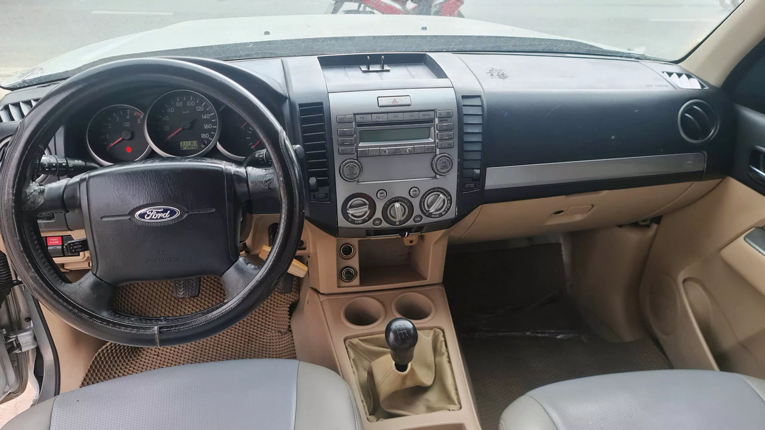 CẦN BÁN XE FORD EVERET  SẢN XUẤT NĂM 2011-3