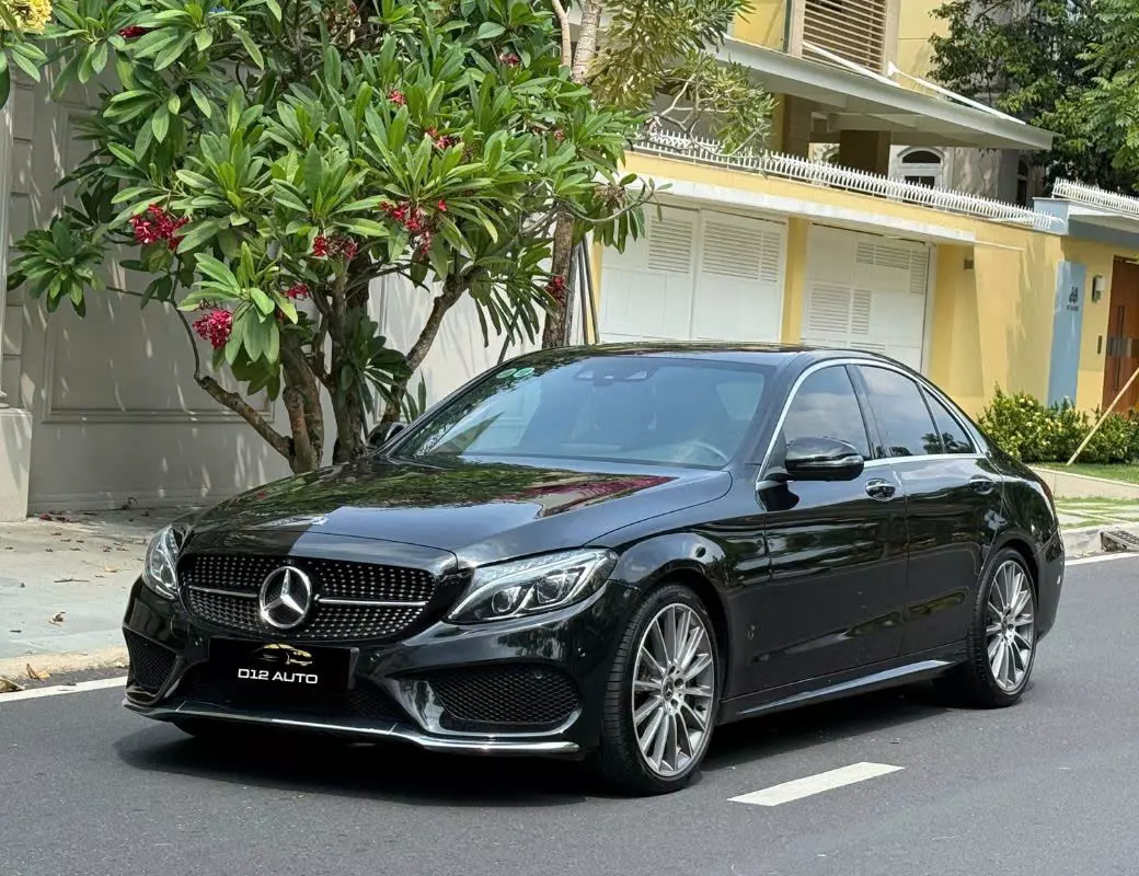 Mercedes C300 AMG sx 2017 model 2018 mẫu xe hộp số 9 cấp bản có carbon -0