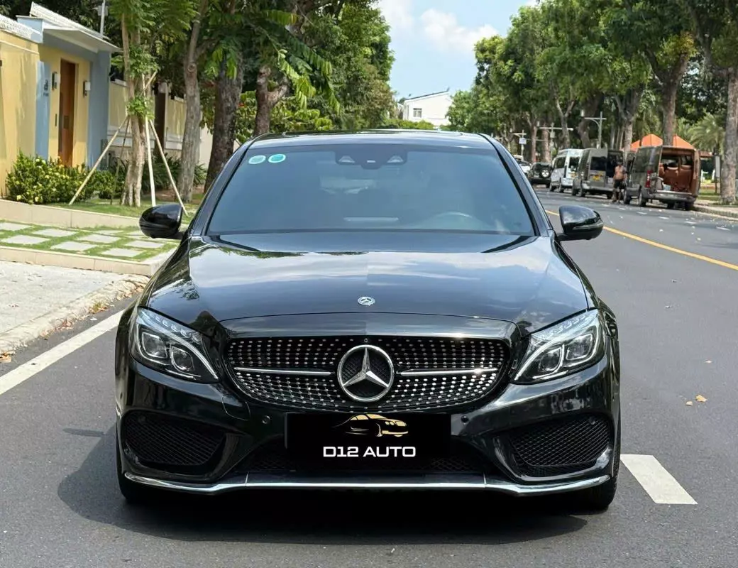 Mercedes C300 AMG sx 2017 model 2018 mẫu xe hộp số 9 cấp bản có carbon -1
