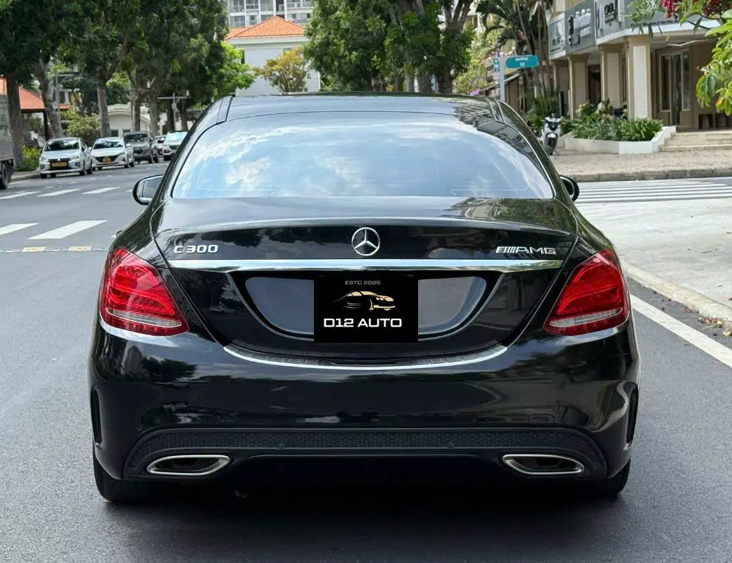 Mercedes C300 AMG sx 2017 model 2018 mẫu xe hộp số 9 cấp bản có carbon -3