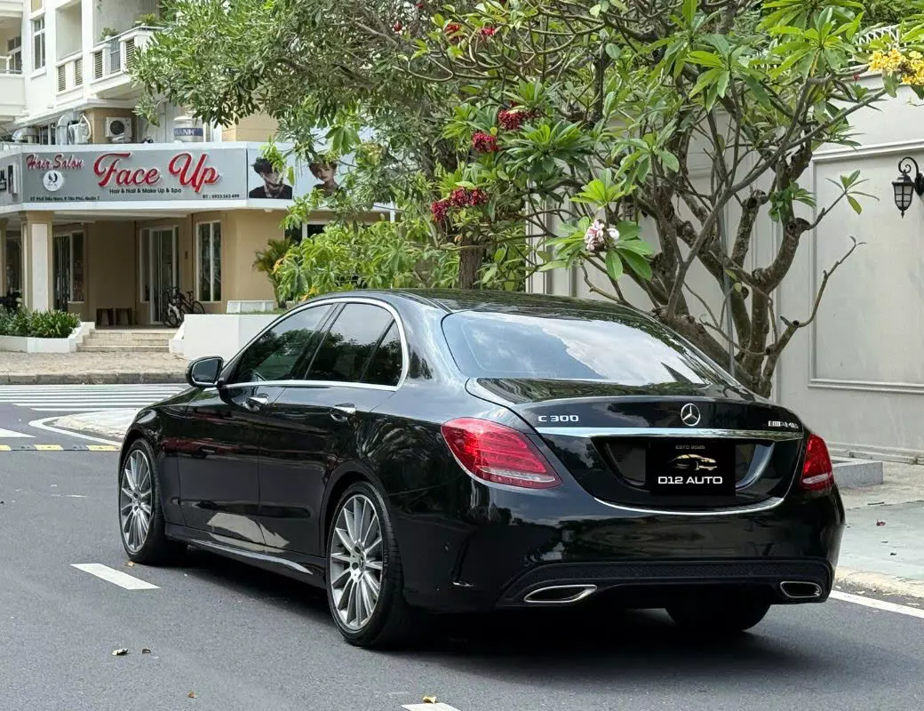 Mercedes C300 AMG sx 2017 model 2018 mẫu xe hộp số 9 cấp bản có carbon -7