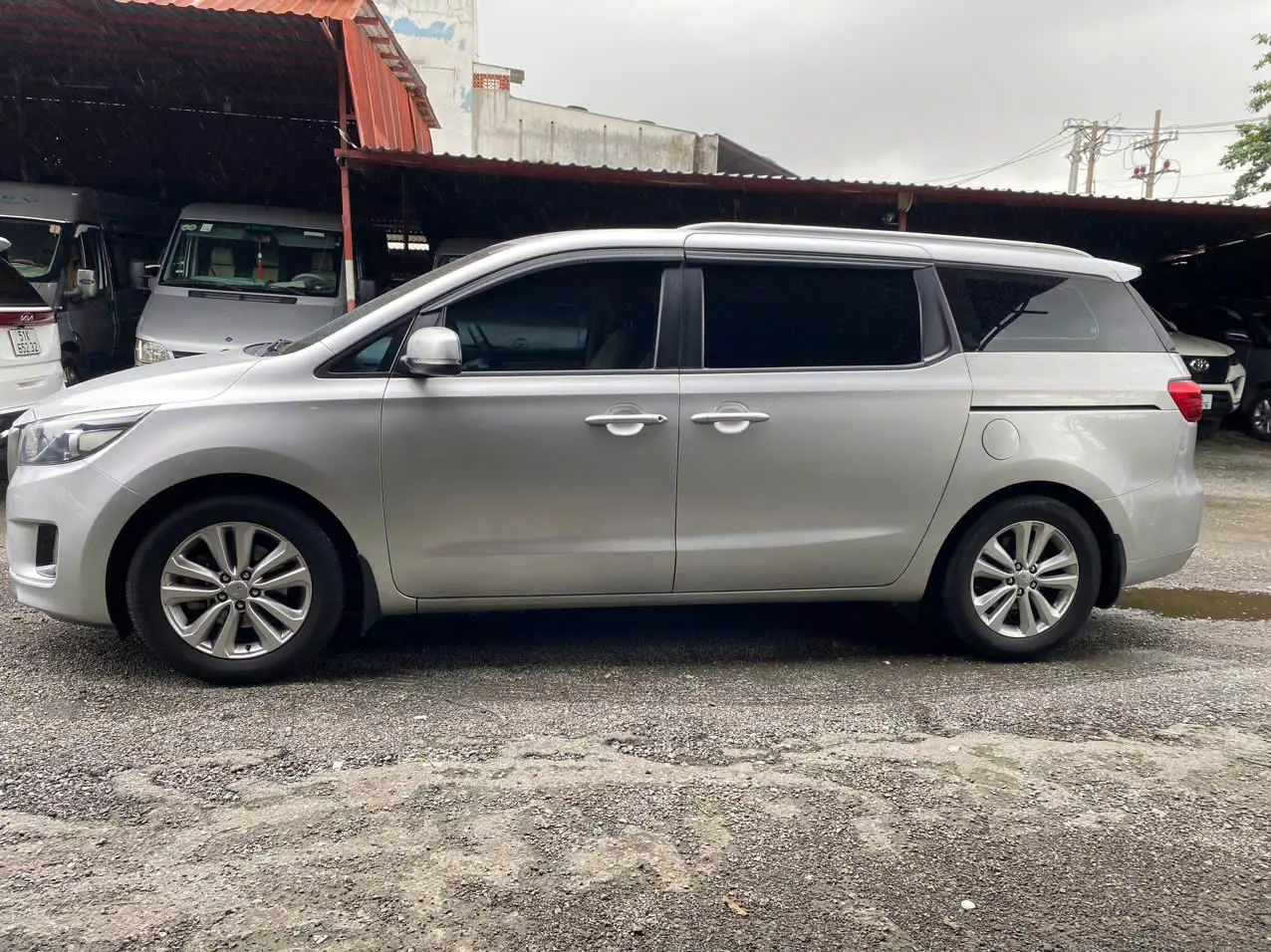 Cần Bán Xe  Kia Sedona 3.3 Sản Xuất Năm  2015 -1