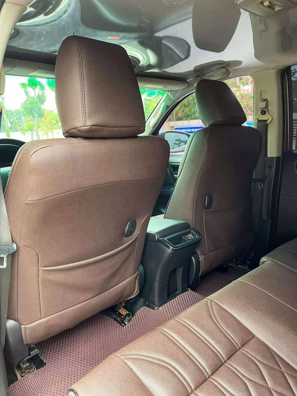 Chính chủ bán xe Fortuner 2019 số sàn-7