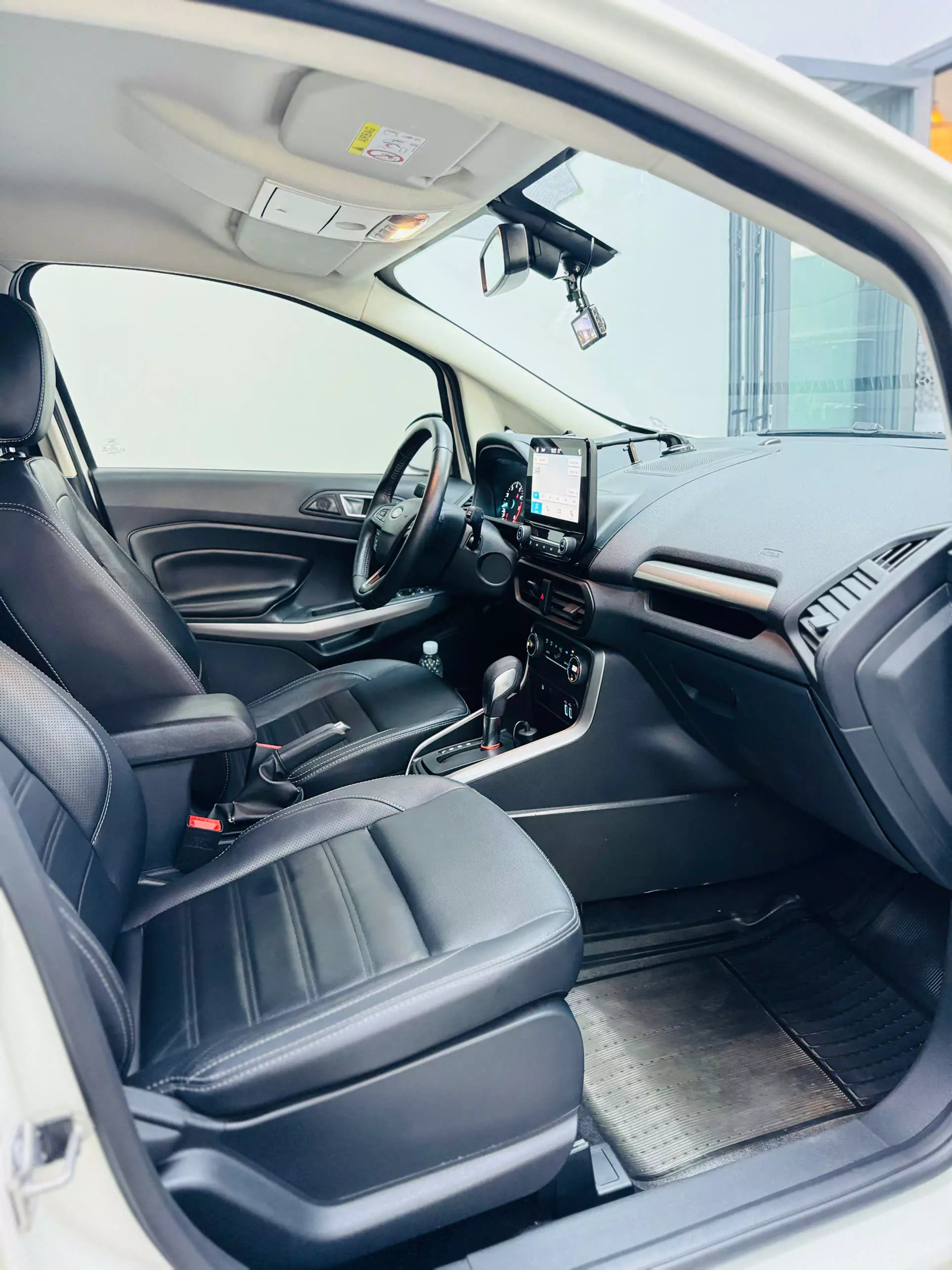 EcoSport Titanium 1.5 AT 2020-9