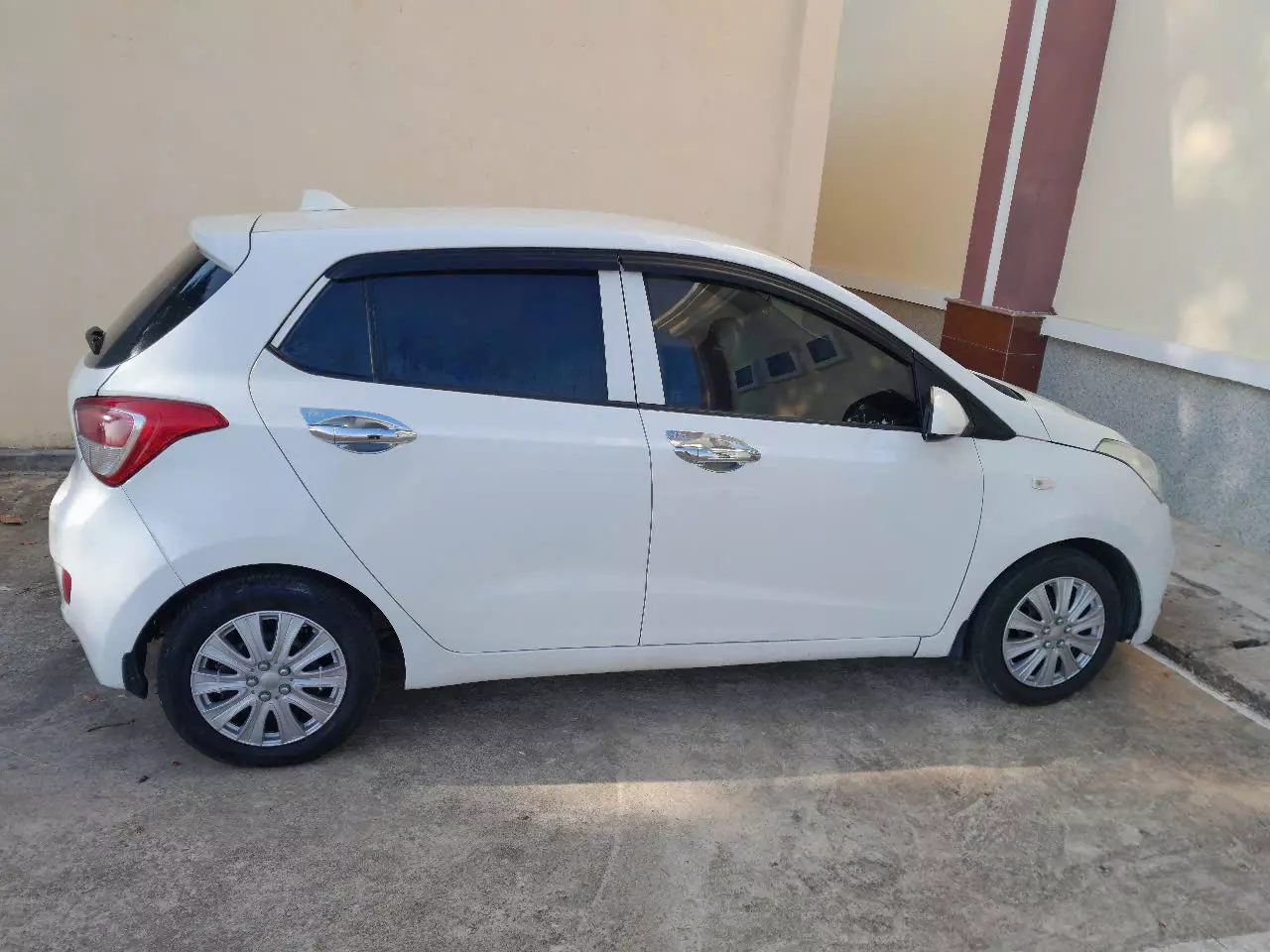 CHÍNH CHỦ BÁN XE HYUNDAI GRAND I10 - ĐỜI 2015-1