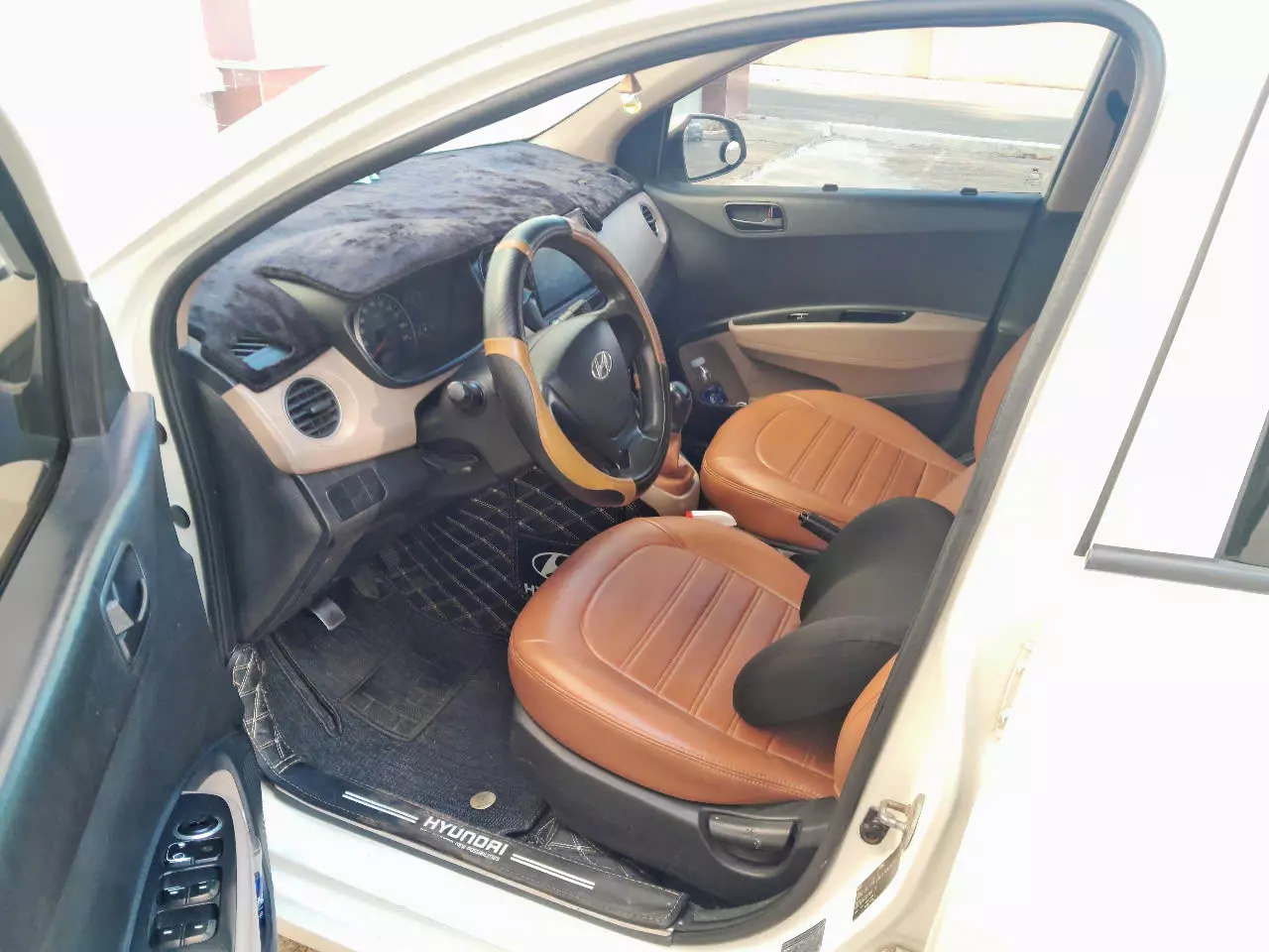 CHÍNH CHỦ BÁN XE HYUNDAI GRAND I10 - ĐỜI 2015-3