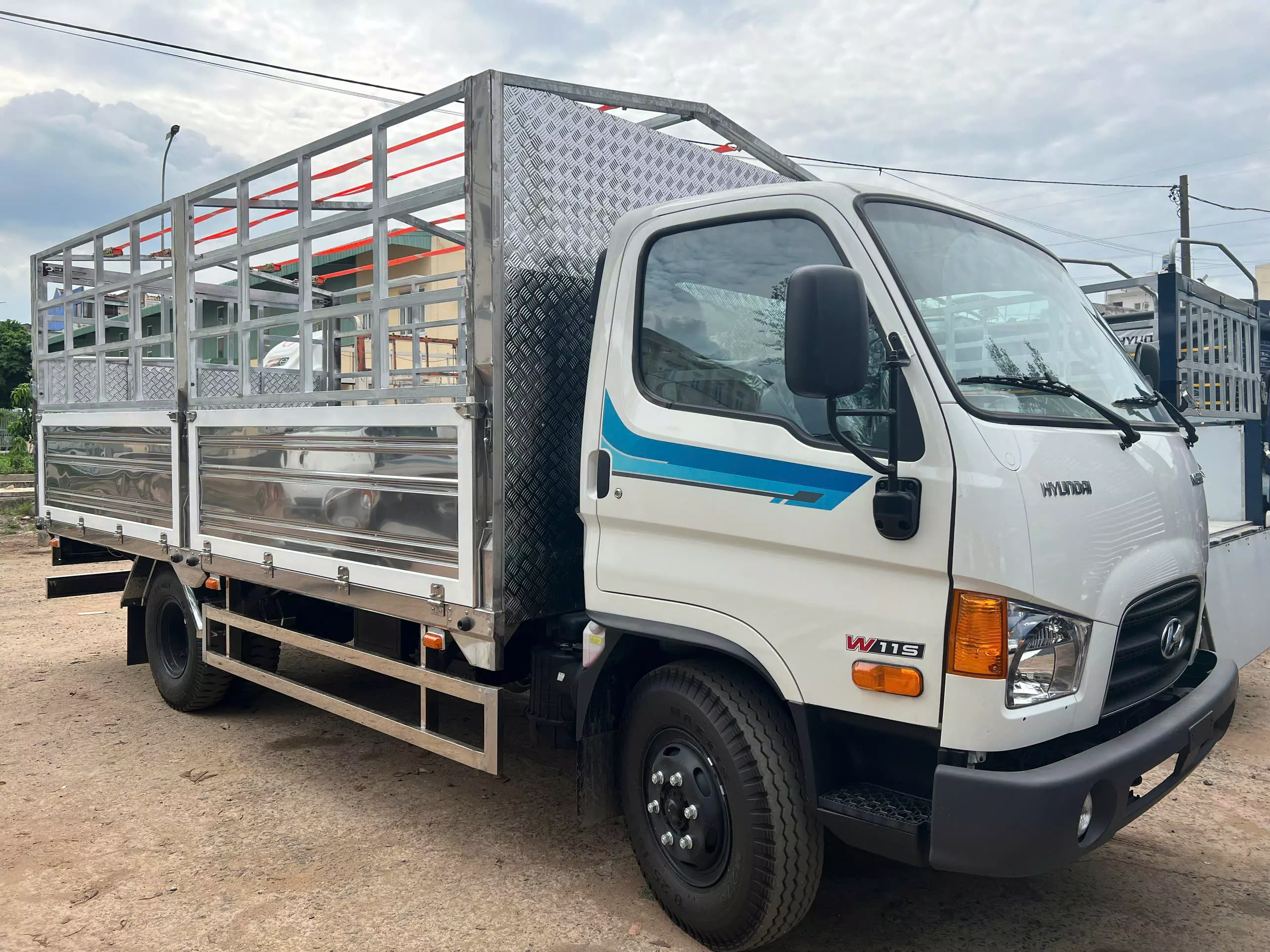 Hyundai Mighty W11S thùng bạt 7 tấn-0