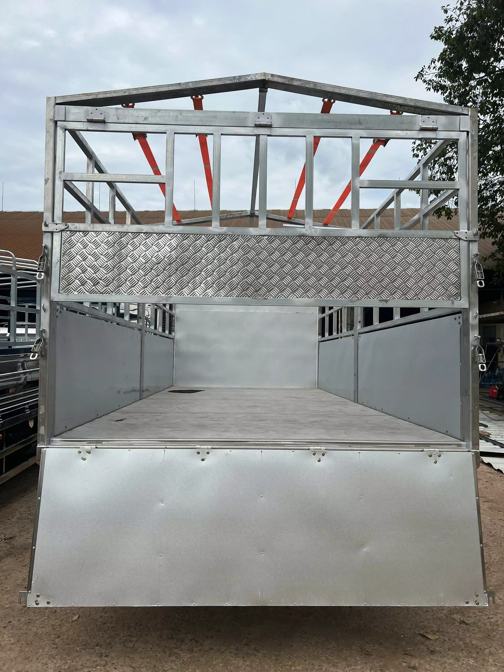 Hyundai Mighty W11S thùng bạt 7 tấn-5