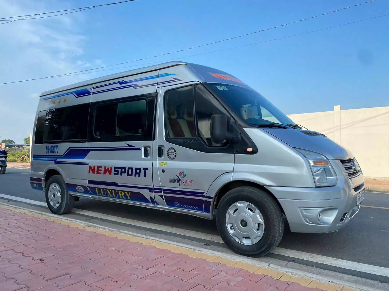 CẦN BÁN HOẶC CHO THUÊ XE TẢI VAN 6 CHỖ – FORD TRANSIT ĐỘ LIMOUSINE-0