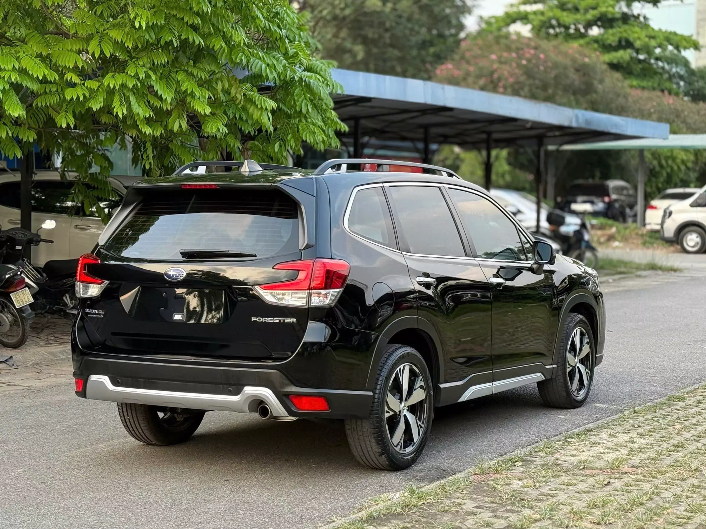 Subaru Forester 2.0i-S 2019 màu đen. Xe 1 chủ từ mới lăn bánh T7/20. -0