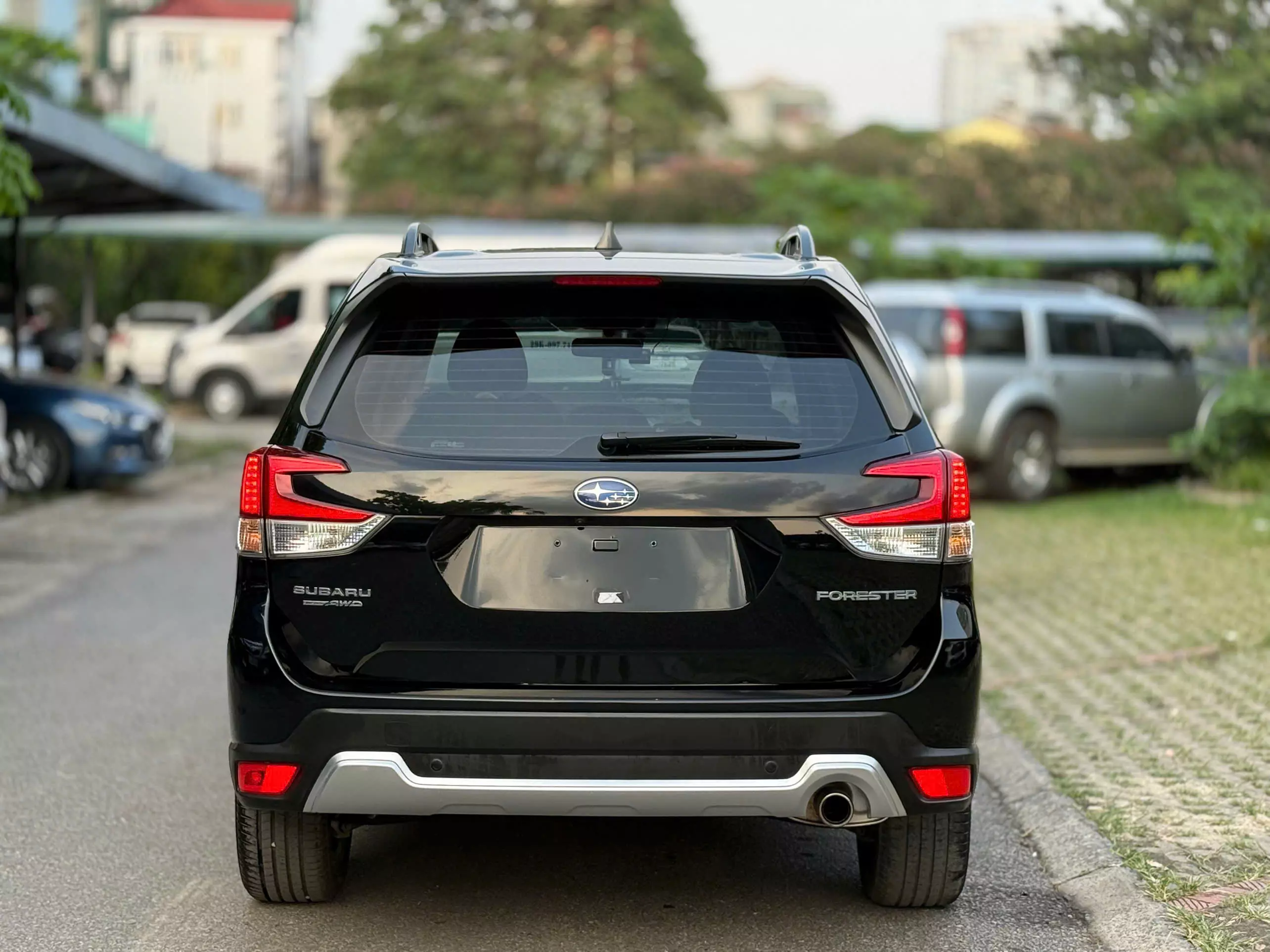 Subaru Forester 2.0i-S 2019 màu đen. Xe 1 chủ từ mới lăn bánh T7/20. -2