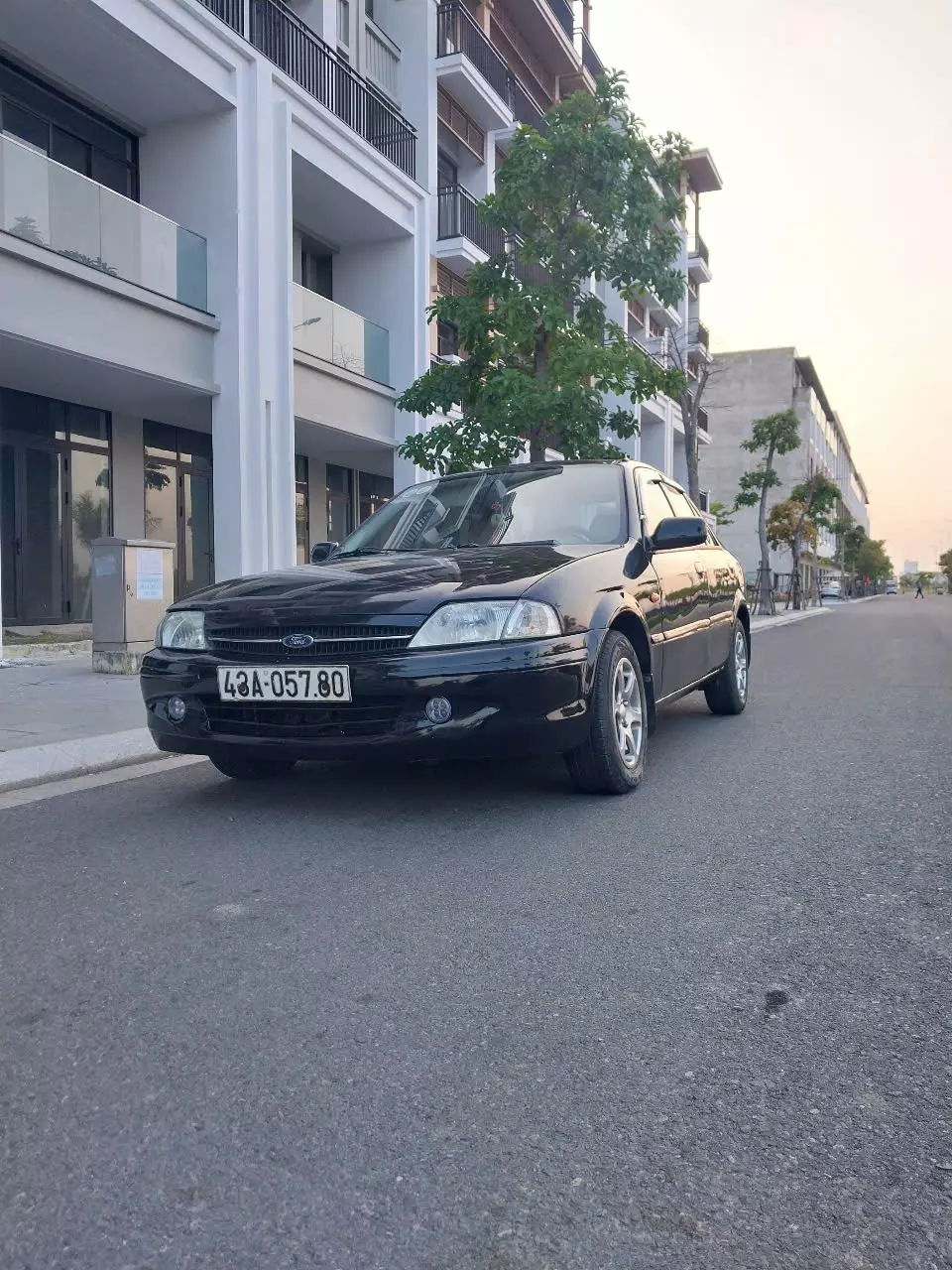 Chính chủ bán xe FORD LASER sản xuất năm 2001 -1