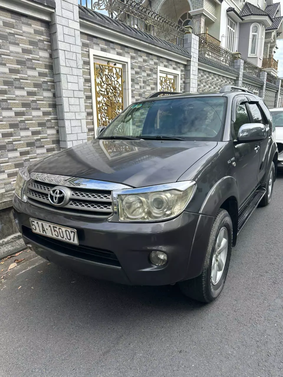 Chính chủ bán xe TOYOTA FORTUNER sản xuất năm 2011 -4