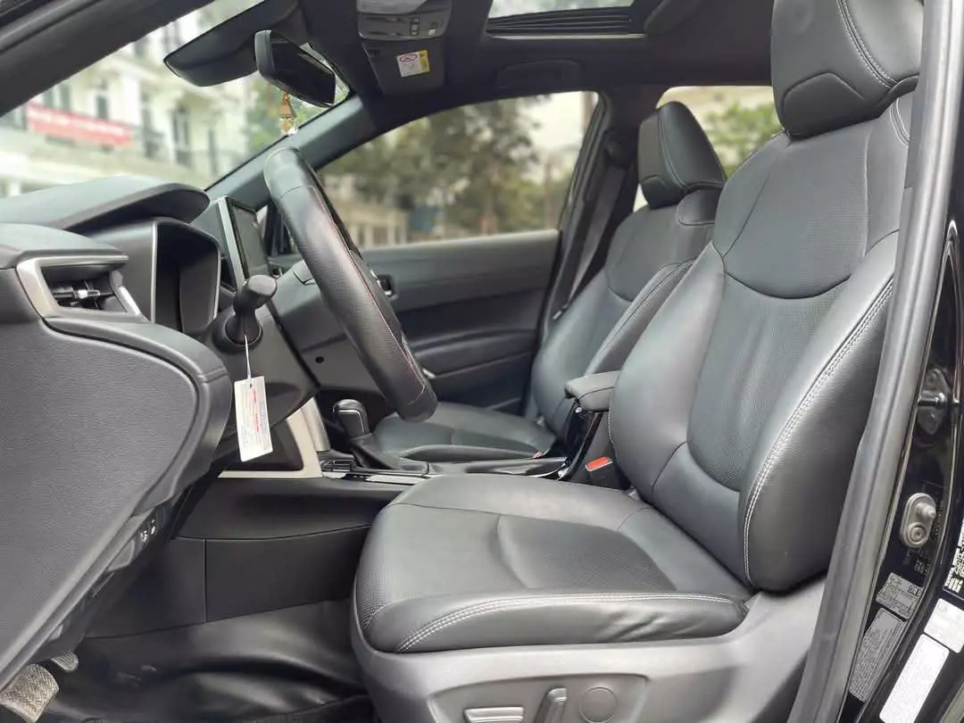 Xe 1 chủ sử dụng từ mới Toyota Corolla Cross sản xuất năm 2022-3