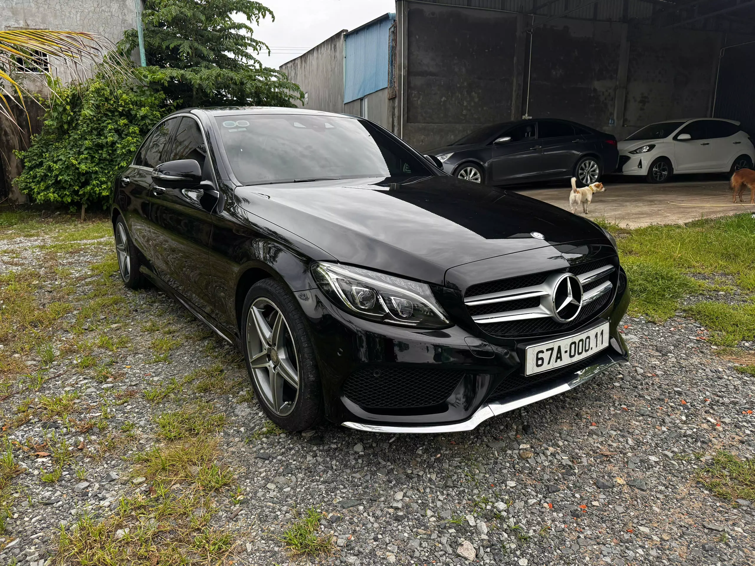 Cần Bán Xe Mercedes- Benz Sản Xuất Năm 2015 Tại Việt Nam-0