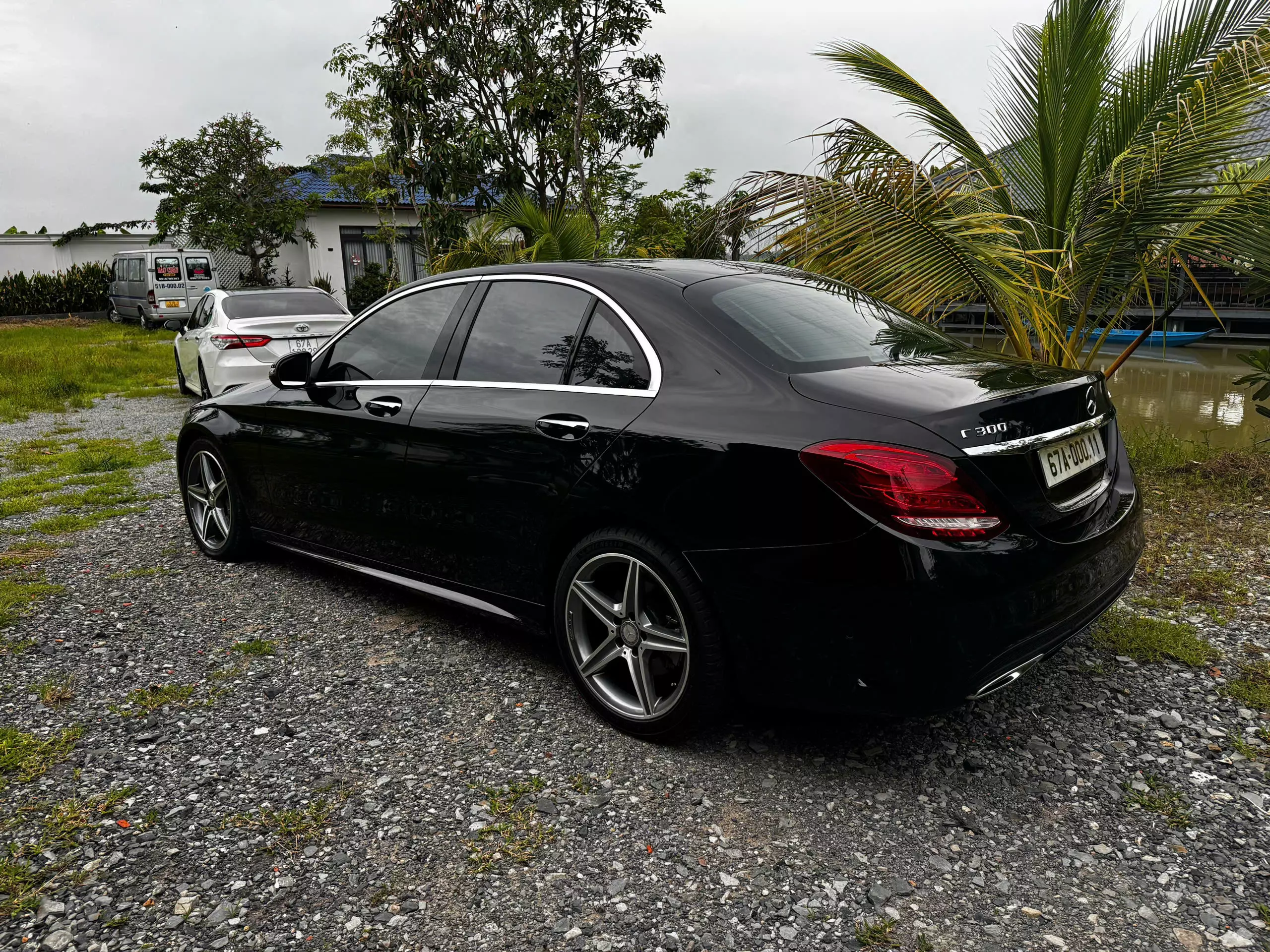 Cần Bán Xe Mercedes- Benz Sản Xuất Năm 2015 Tại Việt Nam-1