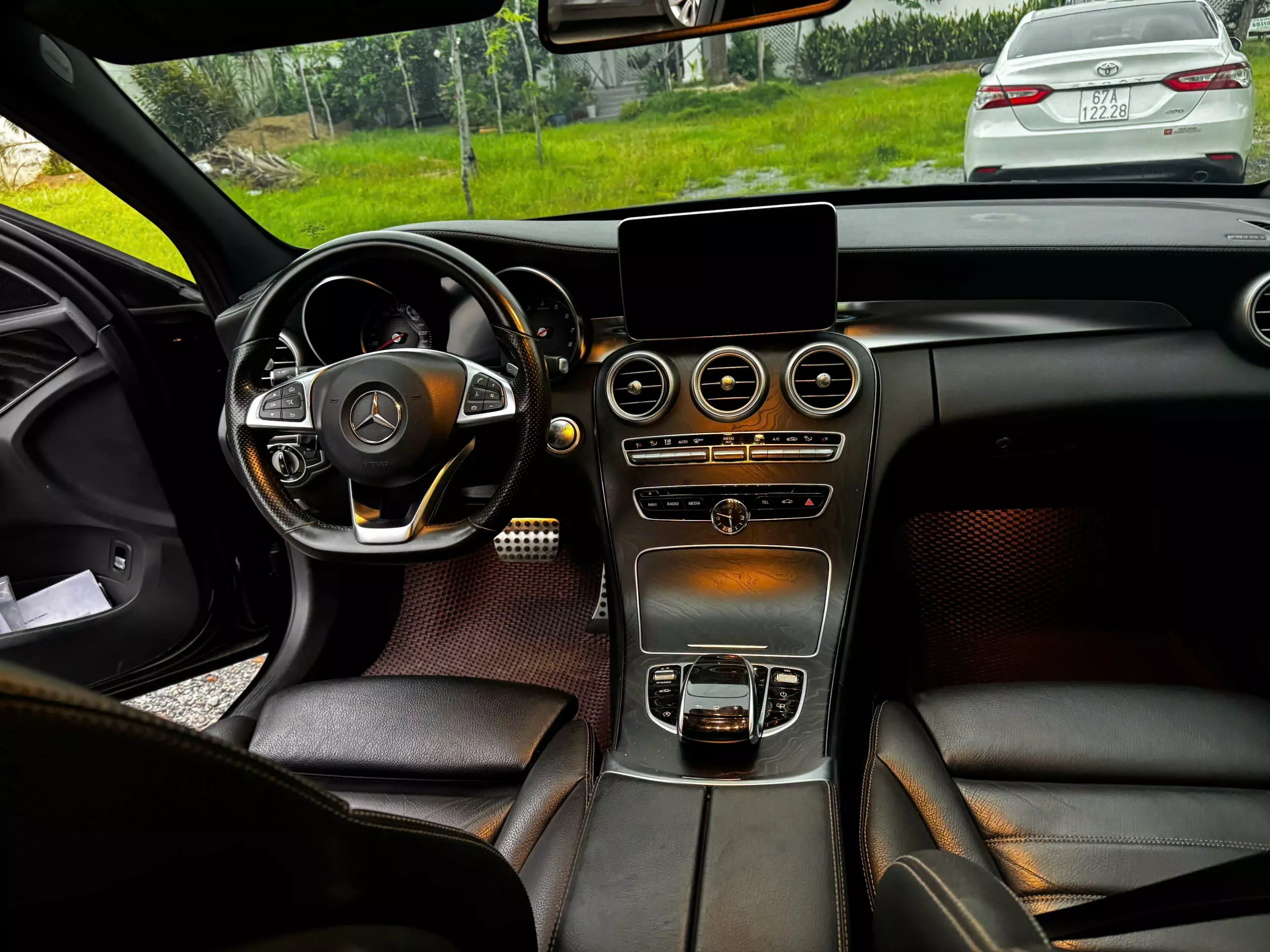 Cần Bán Xe Mercedes- Benz Sản Xuất Năm 2015 Tại Việt Nam-3