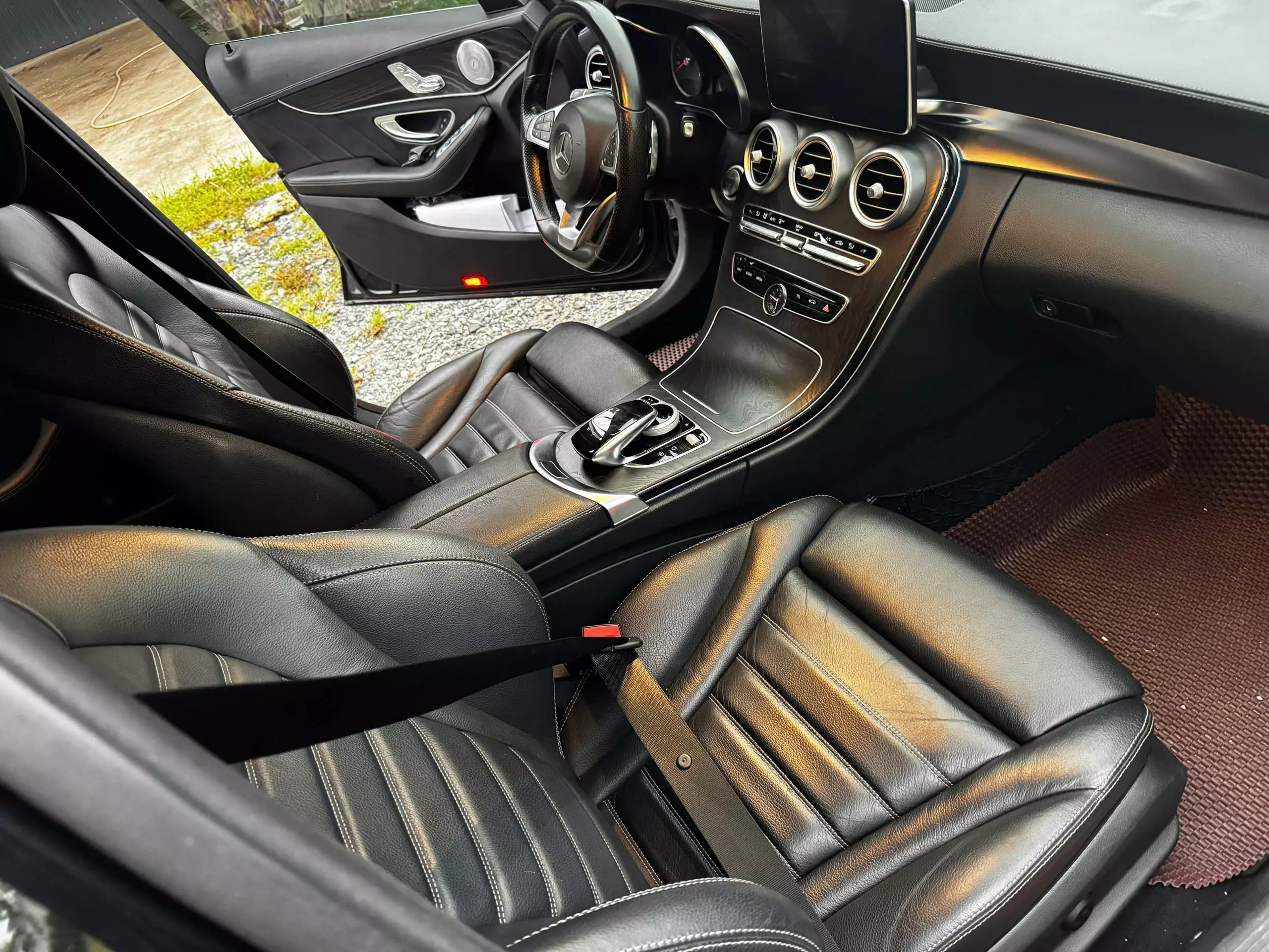 Cần Bán Xe Mercedes- Benz Sản Xuất Năm 2015 Tại Việt Nam-6