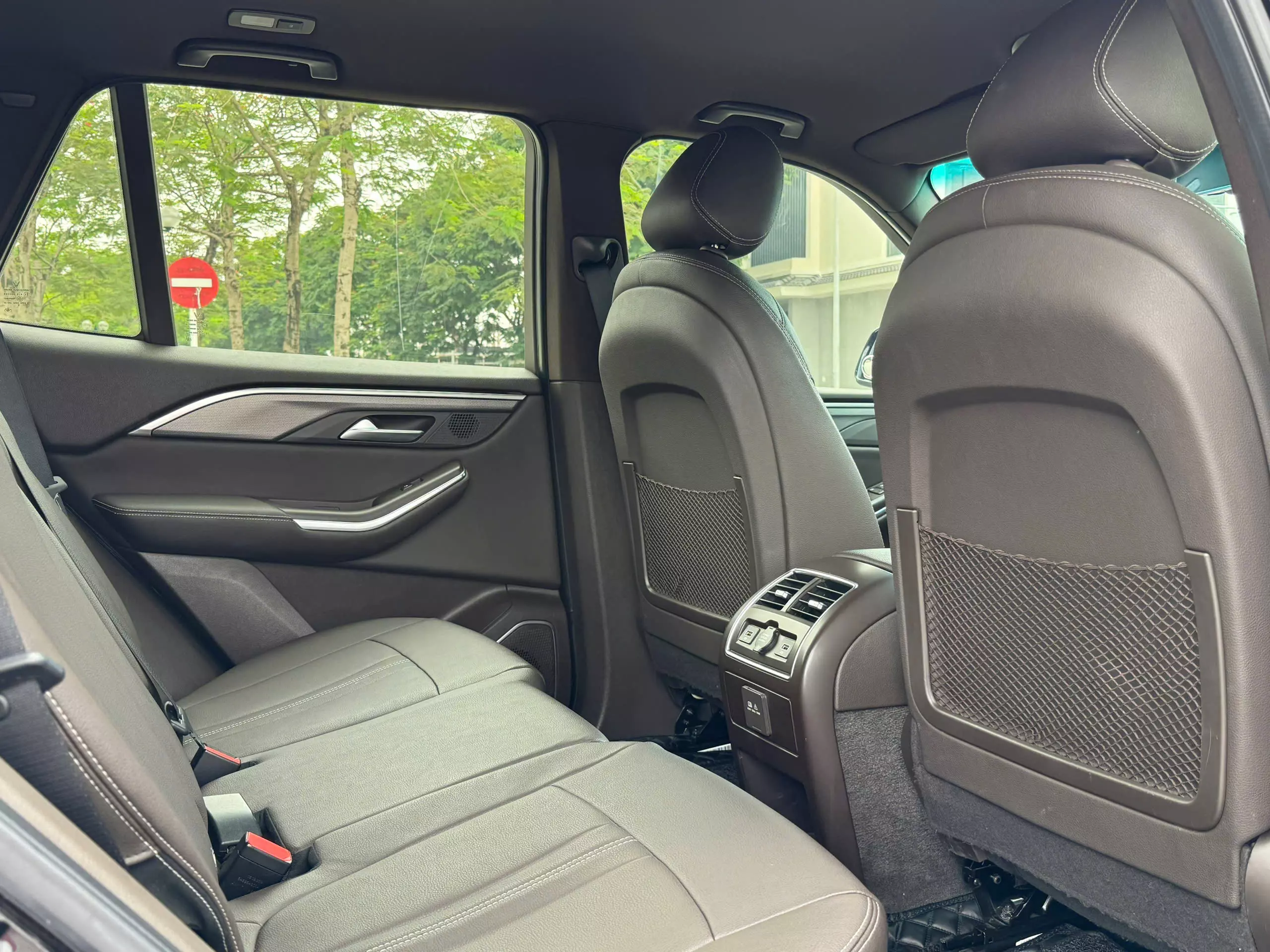 Chính chủ bán xe Lux SA 2020 Base-6