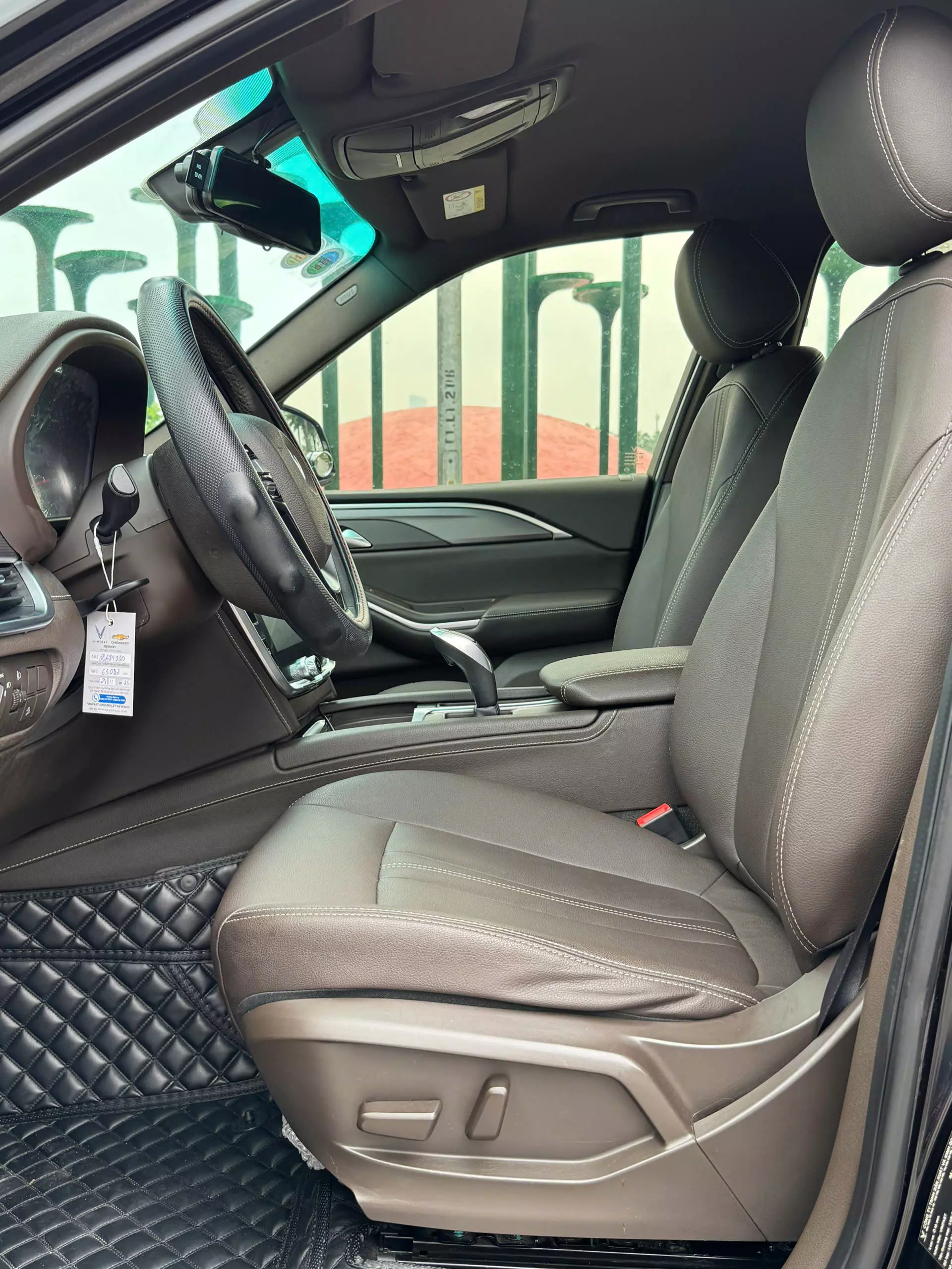 Chính chủ bán xe Lux SA 2020 Base-10