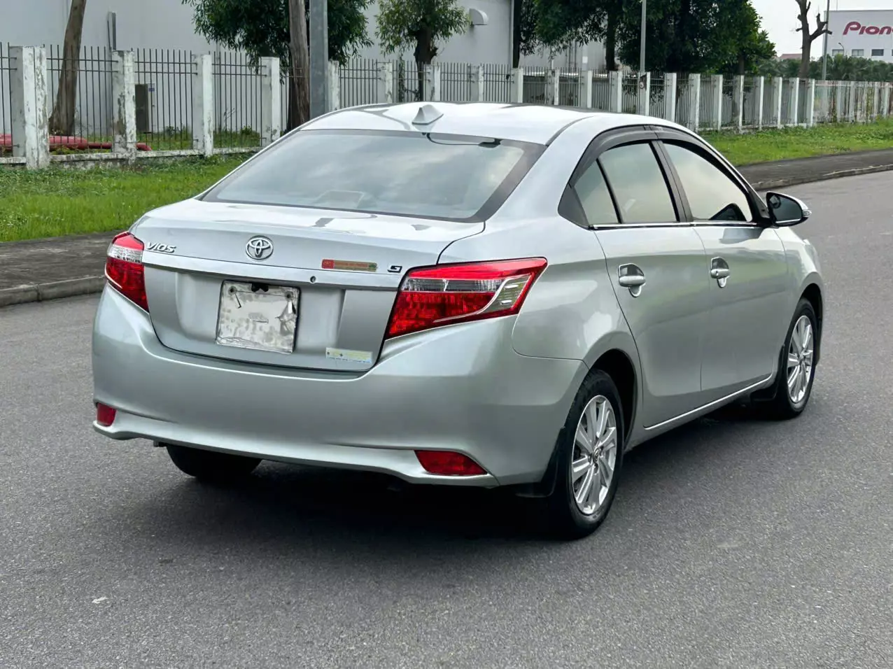Toyota Vios G 1.5 AT - Sản xuất 2017-8
