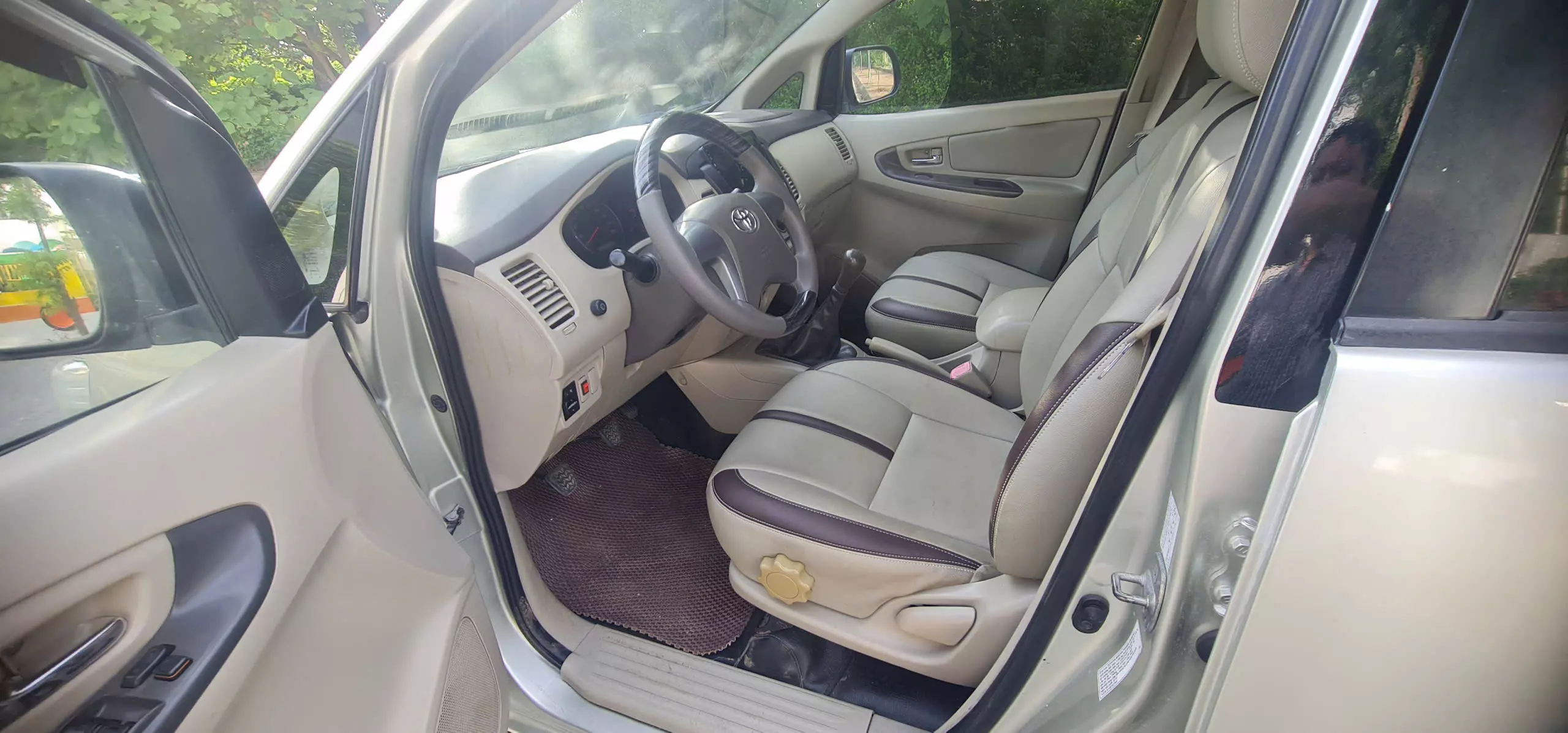 Cần bán innova sx 2015 bản E đủ.-2