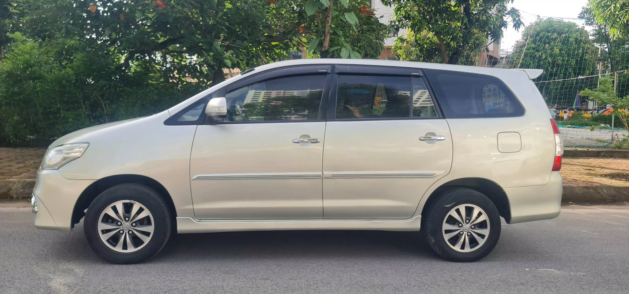 Cần bán innova sx 2015 bản E đủ.-6
