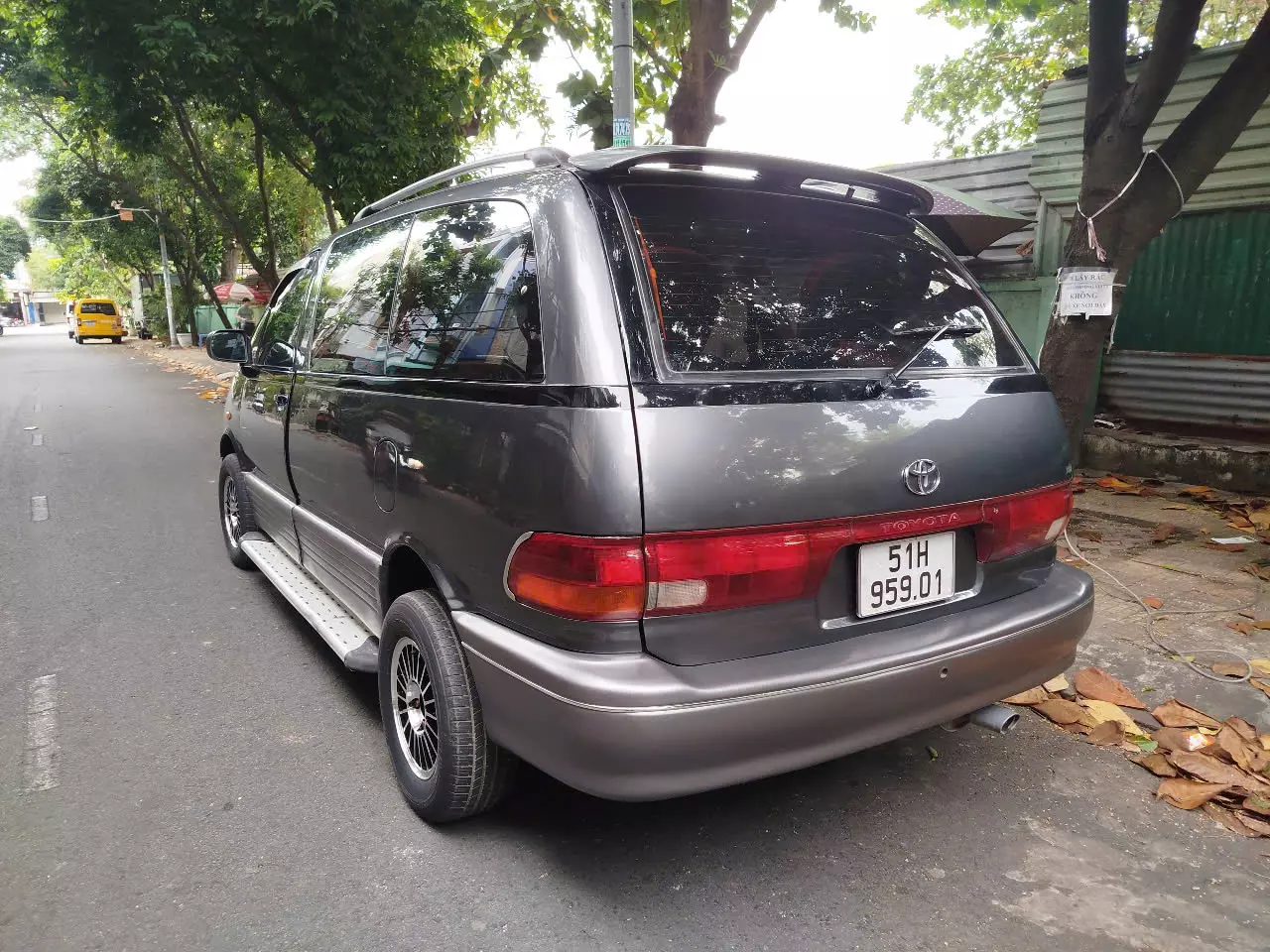 Toyota Previa sản xuất năm 1993, màu xám-3