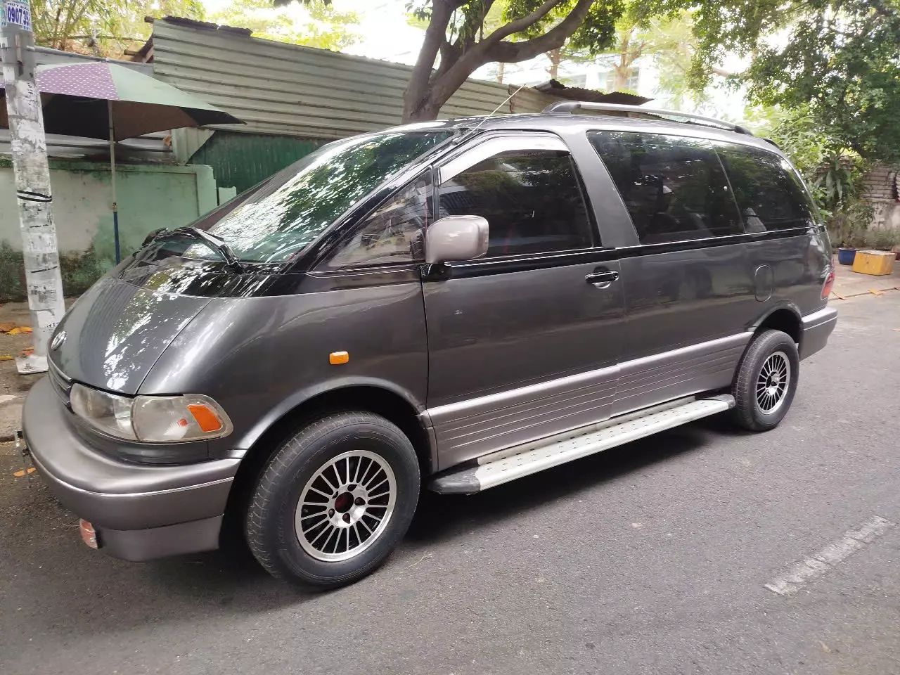 Toyota Previa sản xuất năm 1993, màu xám-1