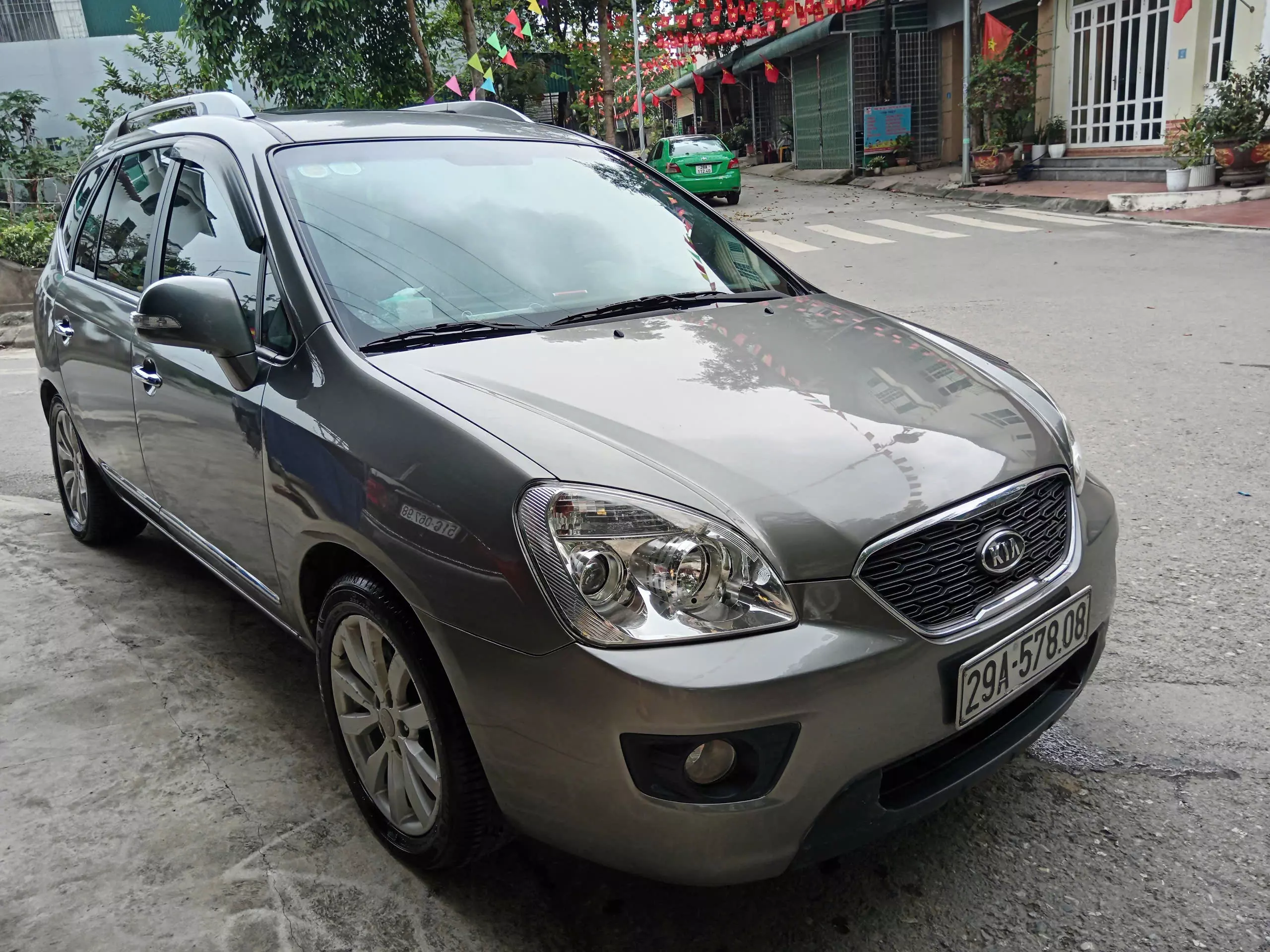 Chính chủ cần Bán xe 7 chỗ Kia carens 2012-0