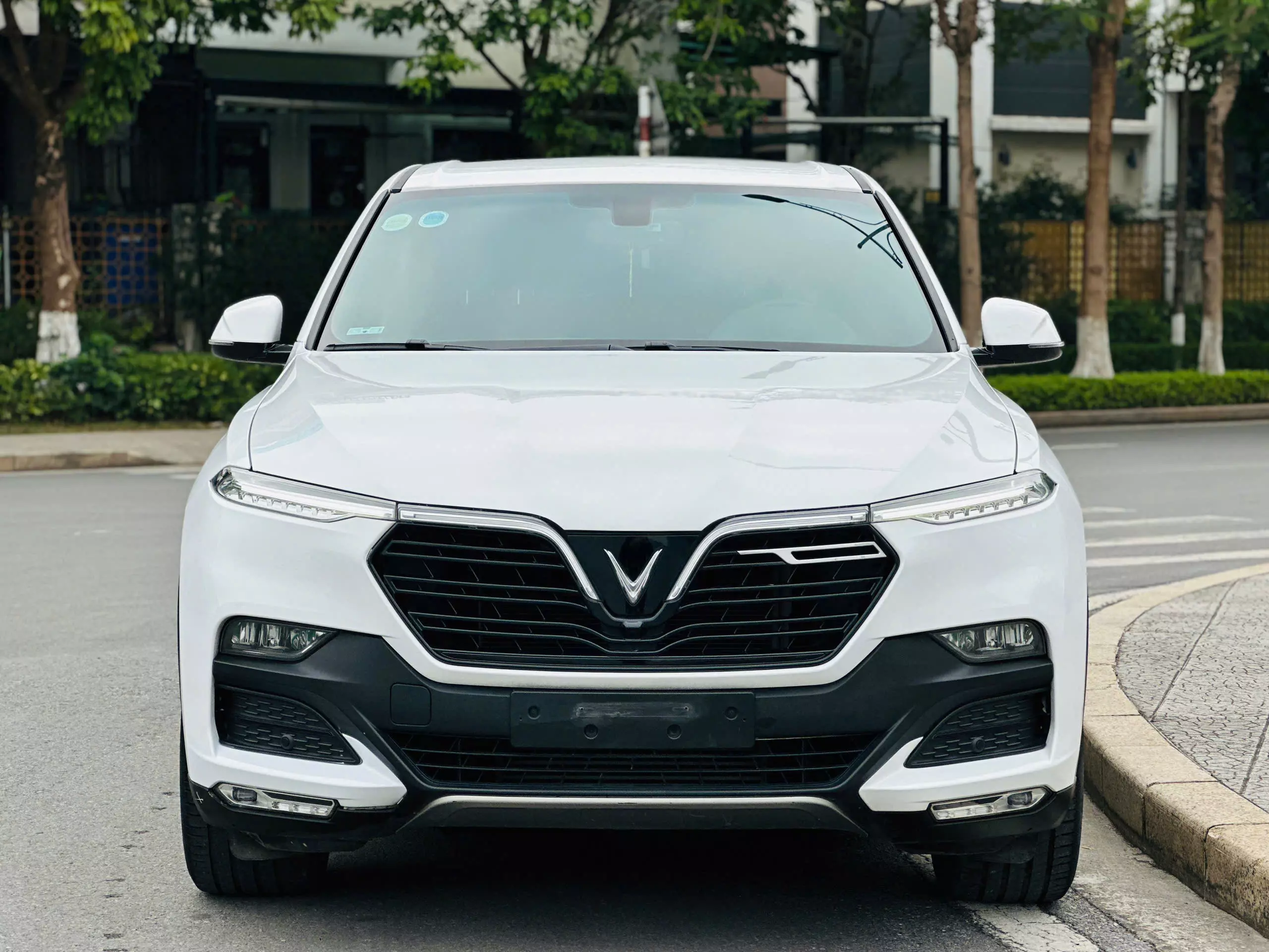 Vinfast Lux SA Premium 2022 Trắng-0