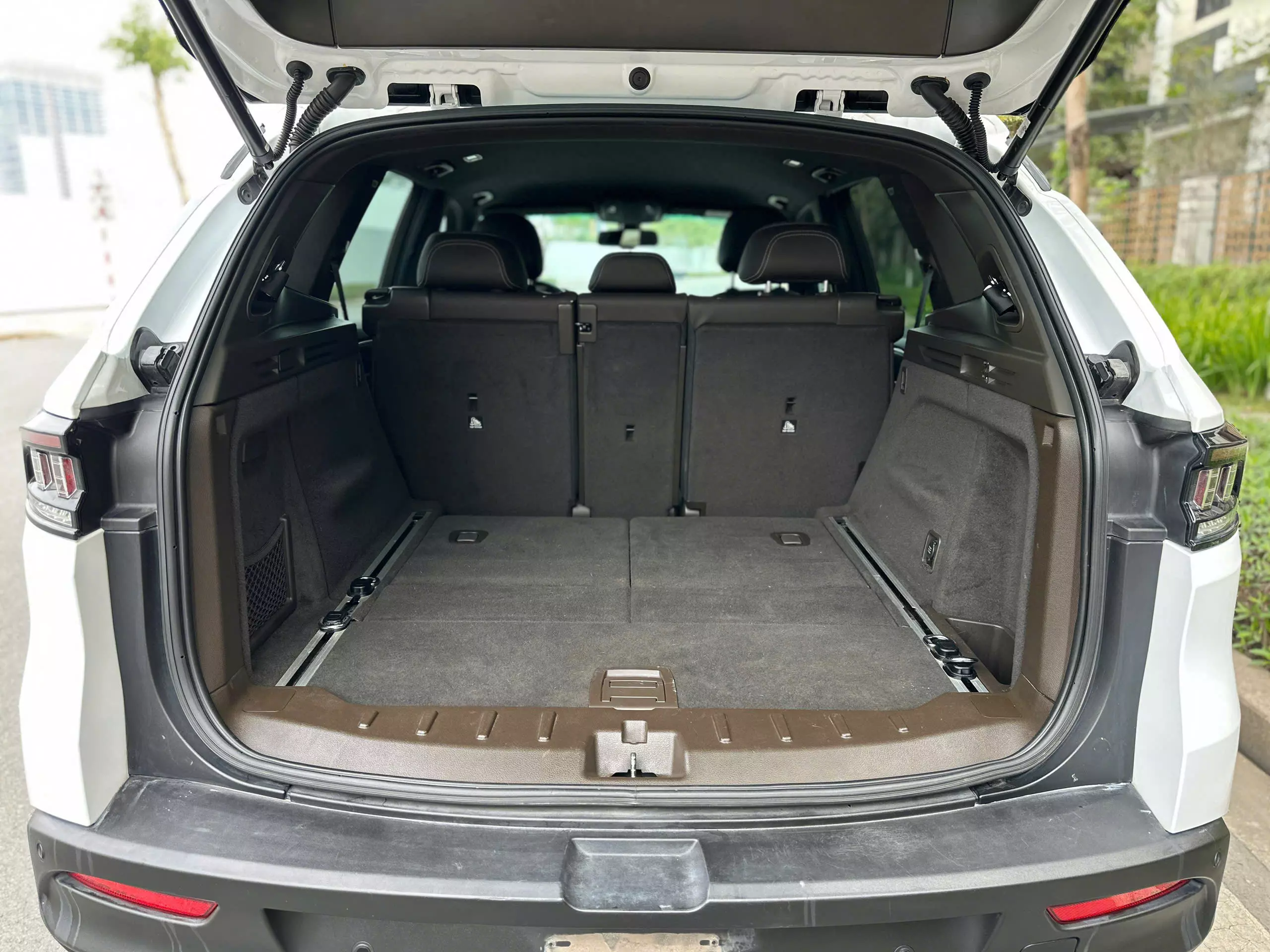 Vinfast Lux SA Premium 2022 Trắng-8