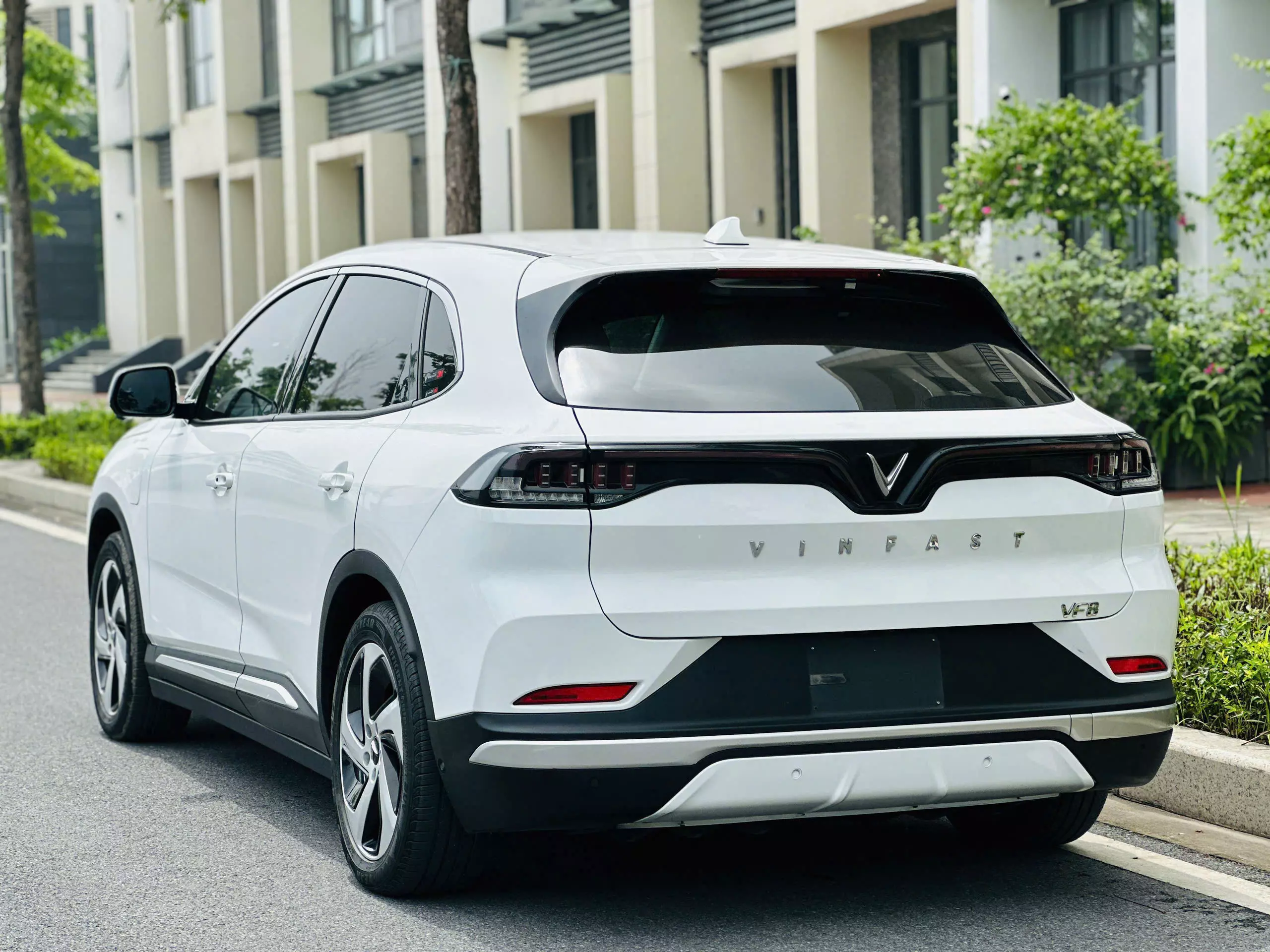 VF8 Eco 2022 Mua đứt pin SDI chạy 25.000km-3