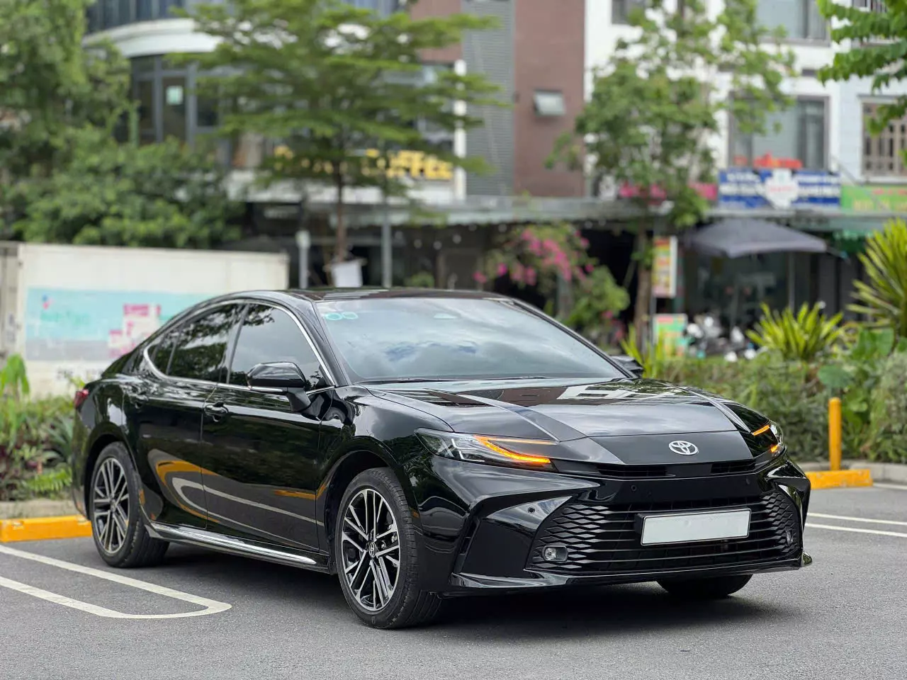 Hàng khủng Camry 2.0Q Model 2025, Dán PPF 77 tr thân vỏ, nội thất, đèn, Film Xpel 15 tr..-0