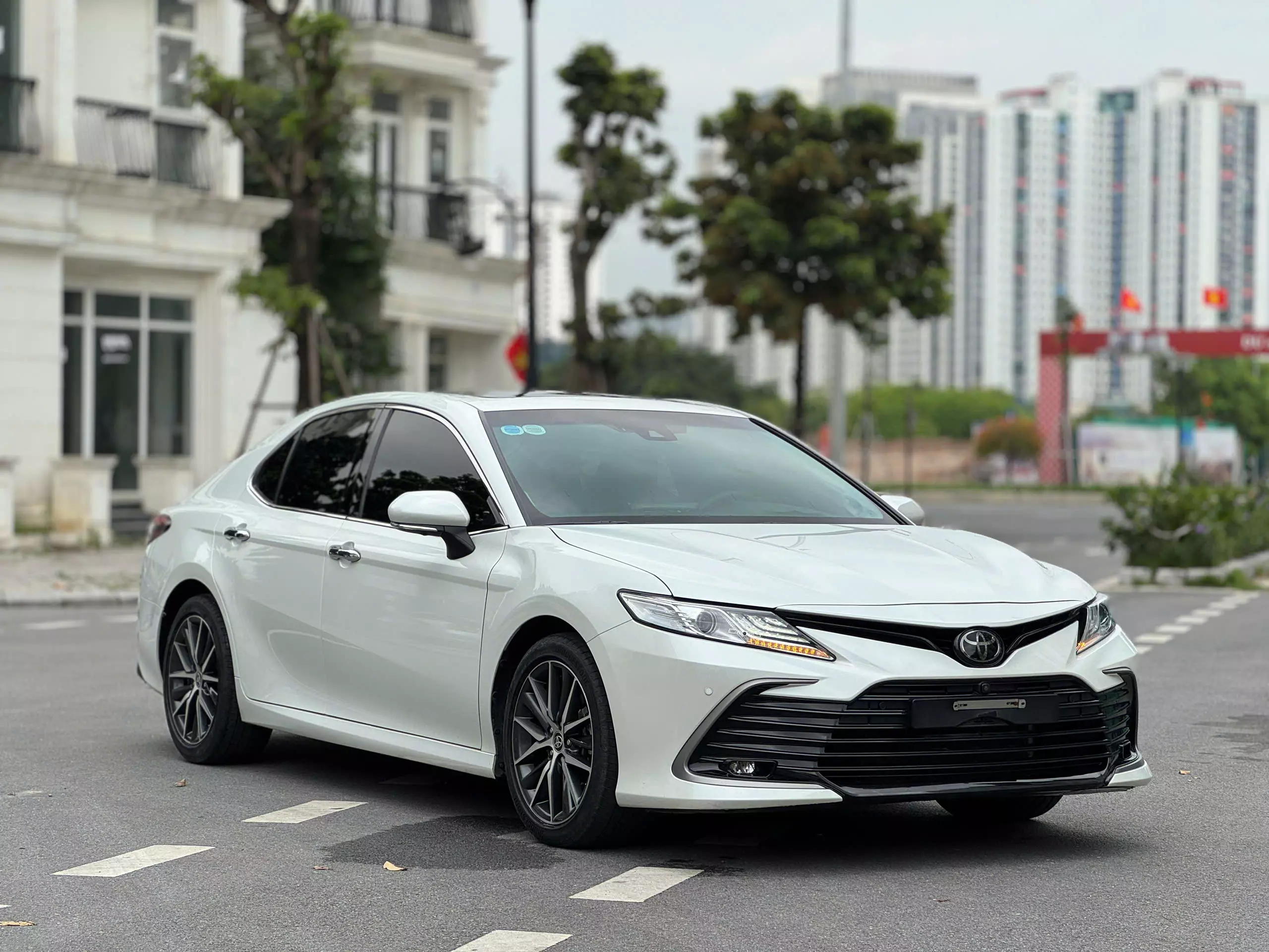 Đẹp xuất sắc Camry 2.5Q/SX 2022, đăng ký 2023, 1 chủ sd, xuất hóa đơn 500 triệu.-1