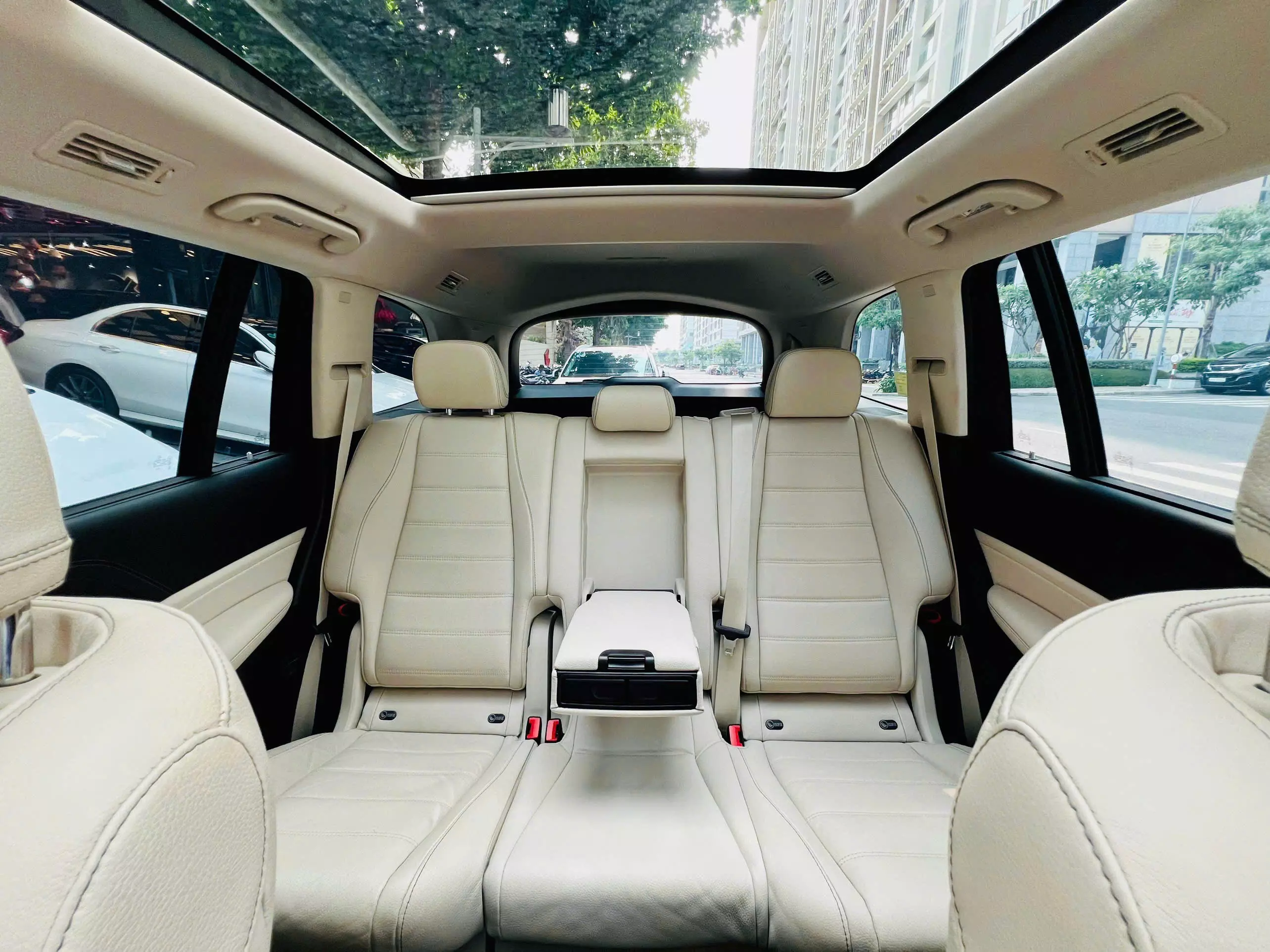 GLS450 – Xanh Ngọc Lục Bảo | Nội thất Kem sang trọng -3