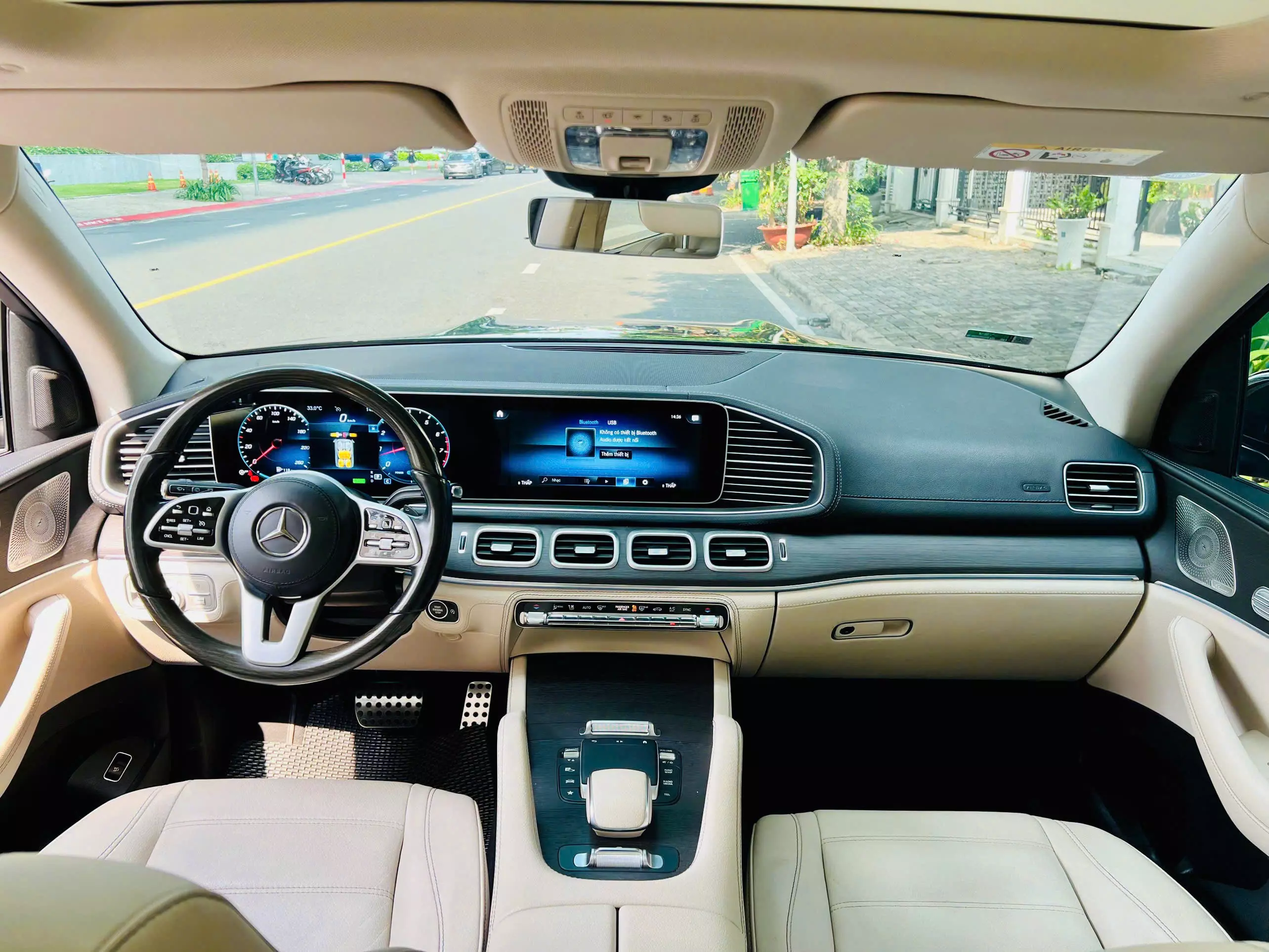 GLS450 – Xanh Ngọc Lục Bảo | Nội thất Kem sang trọng -5