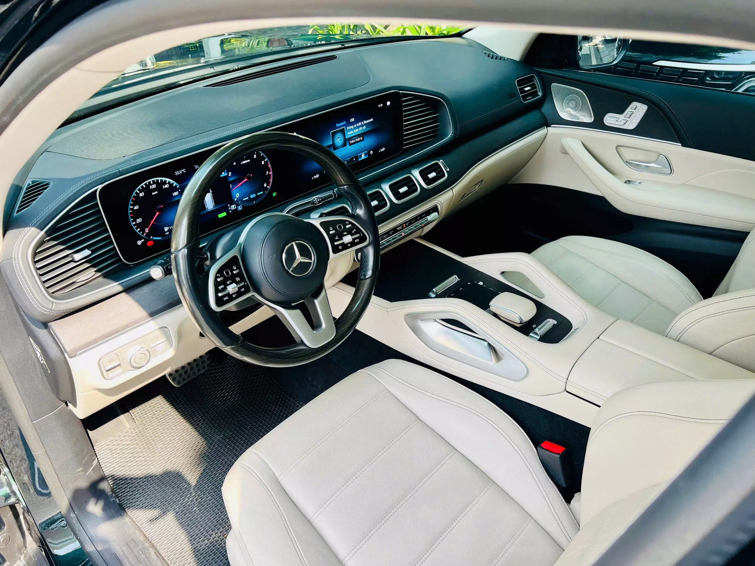 GLS450 – Xanh Ngọc Lục Bảo | Nội thất Kem sang trọng -4