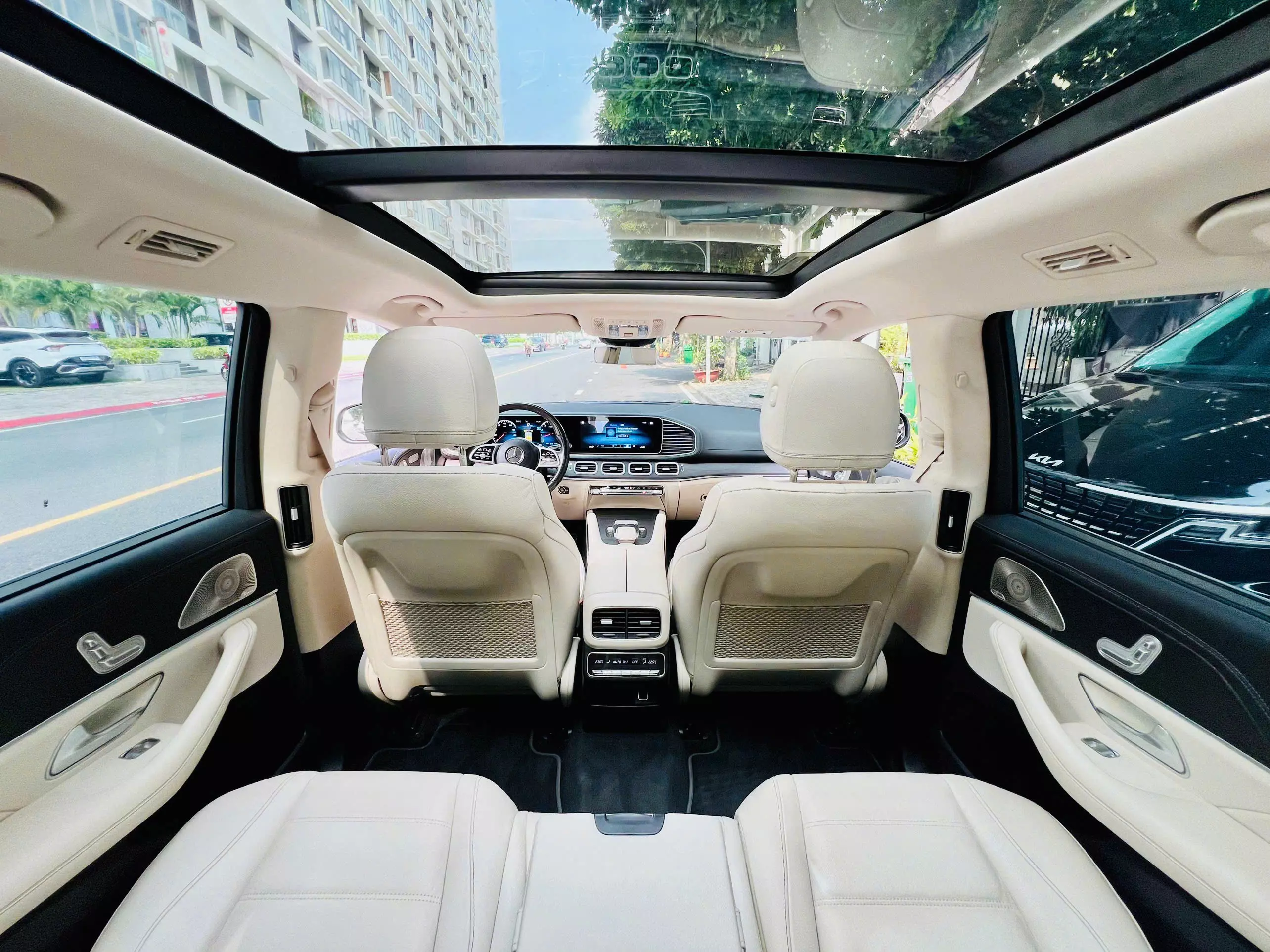 GLS450 – Xanh Ngọc Lục Bảo | Nội thất Kem sang trọng -6