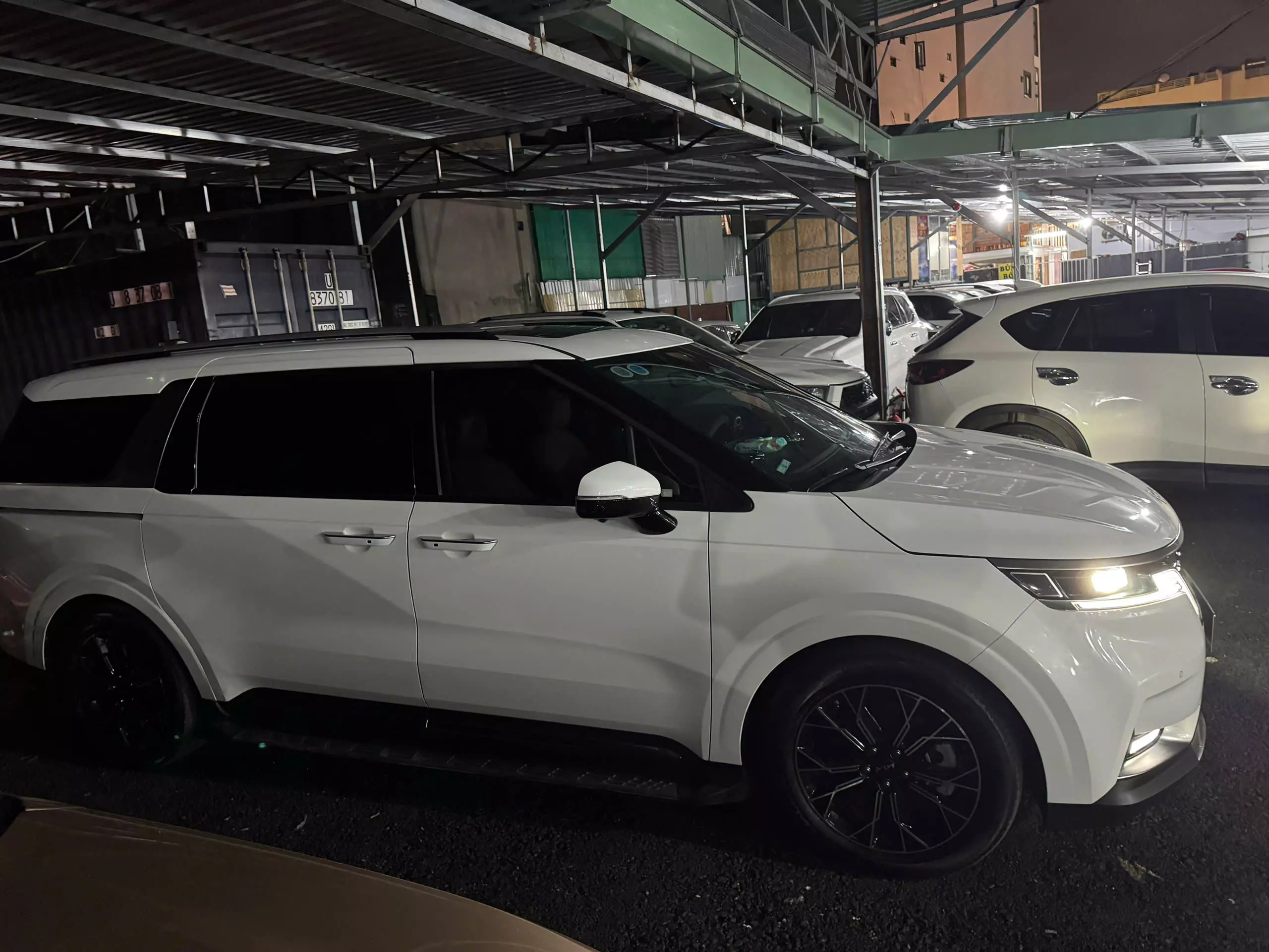 Chính chủ bán xe Carnival đời 2022 , đăng ký 2023-1