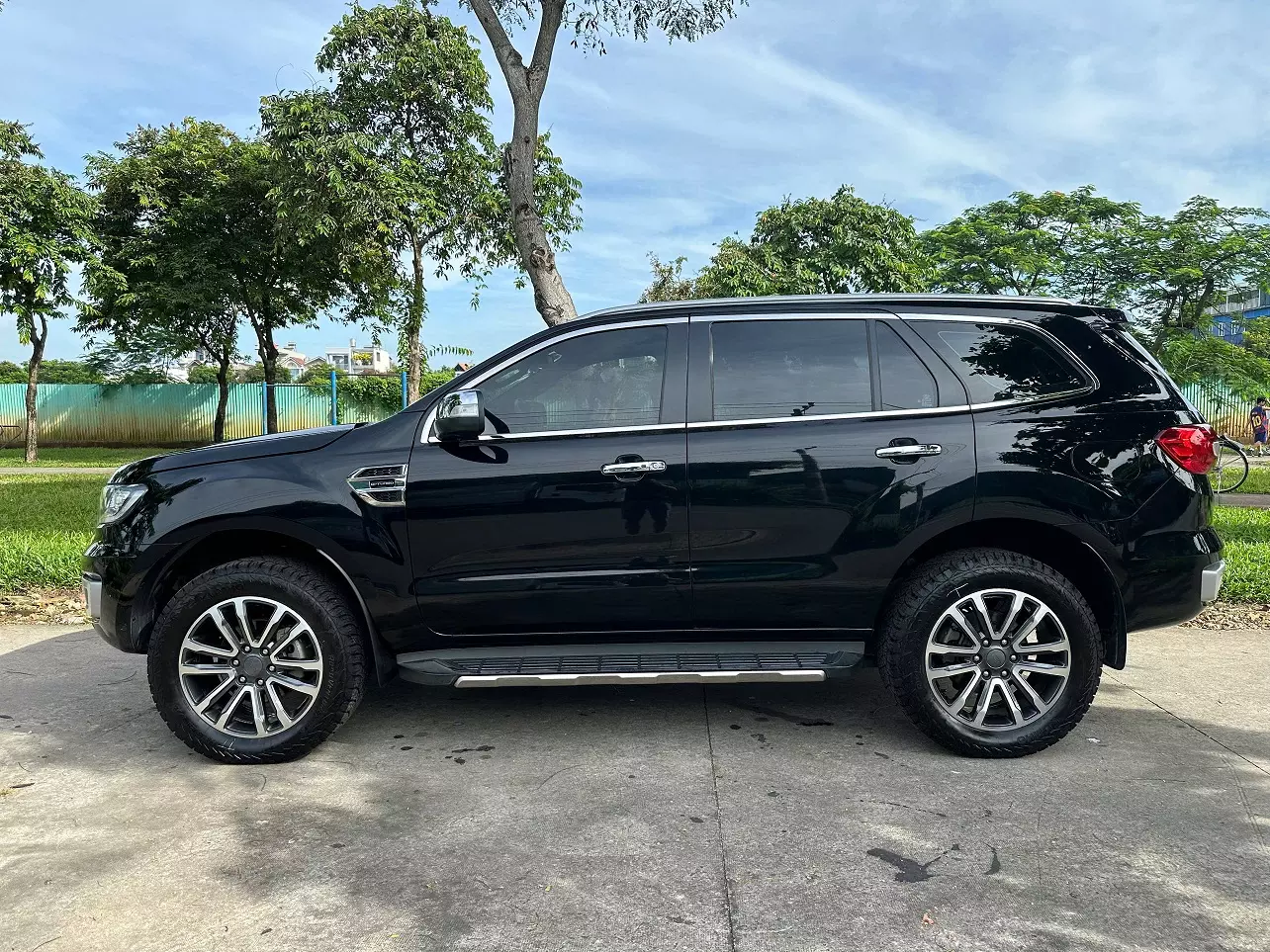 Bán Ford Everest 2019 - Bản Cao Cấp Nhất 2 Cầu Bi-Turbo-2