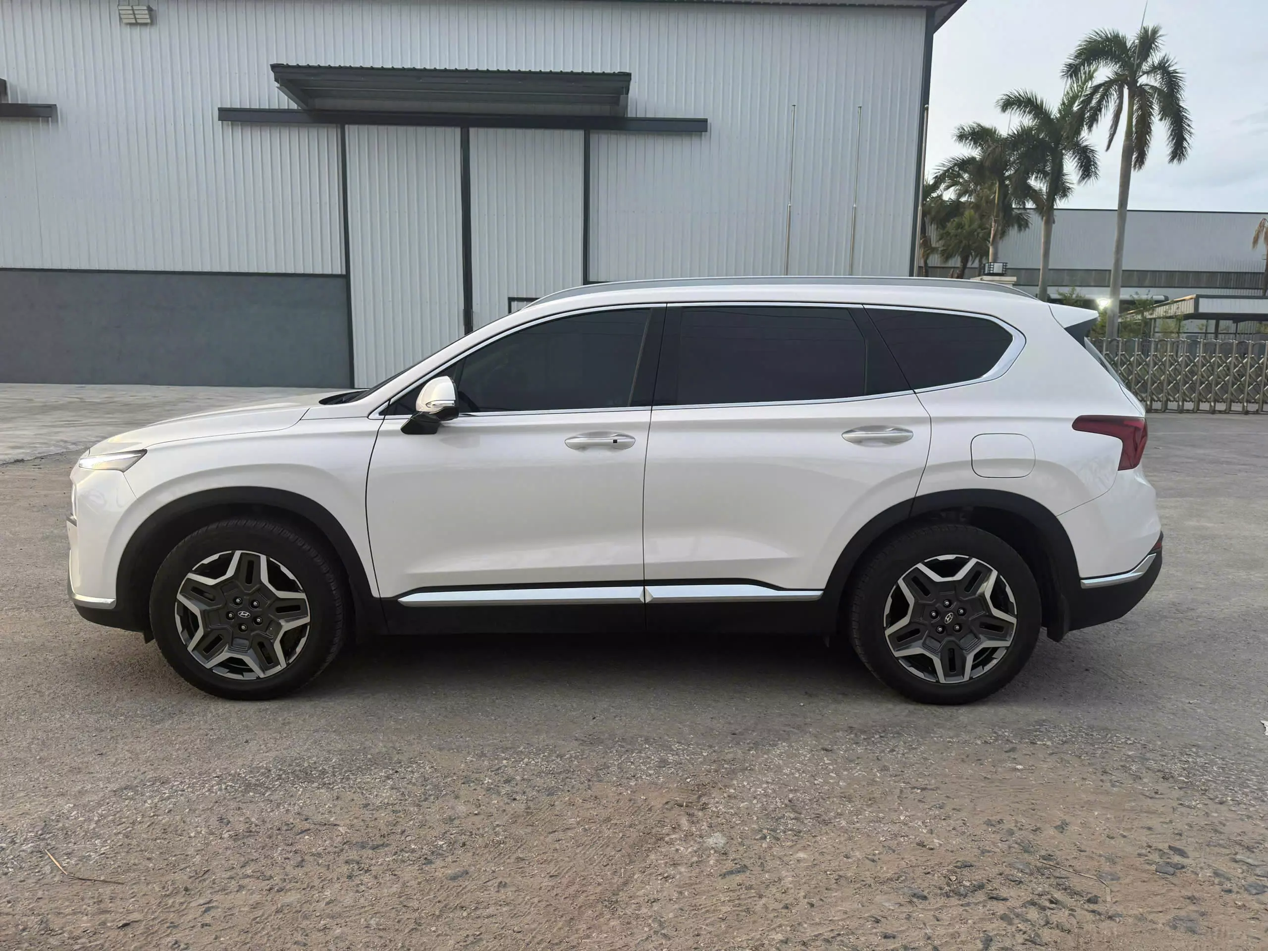 HYUNDAI SANTAFE BẢN MÁY XĂNG CAO CẤP 2024-0
