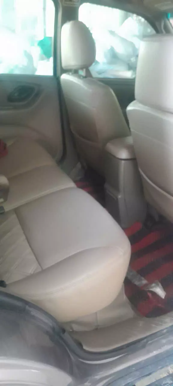 CHÍNH CHỦ CẦN BÁN XE Ford Escape ĐỜI 2003-0