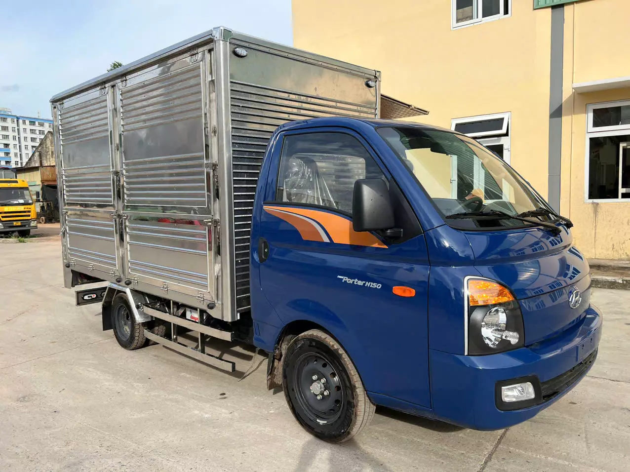 Cần bán Hyundai Porter Cánh dơi màu xanh lam-0