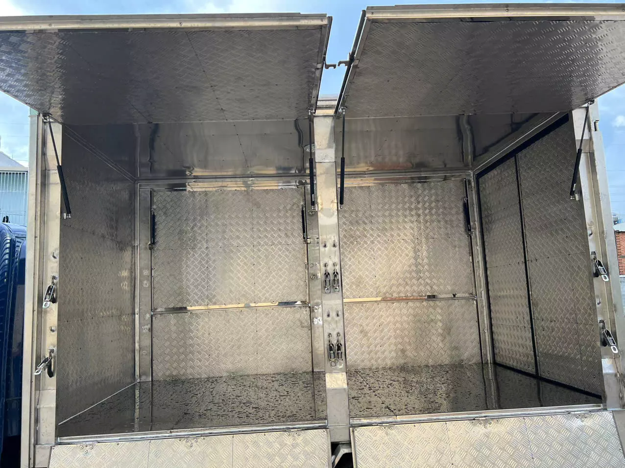 Cần bán Hyundai Porter Cánh dơi màu xanh lam-2