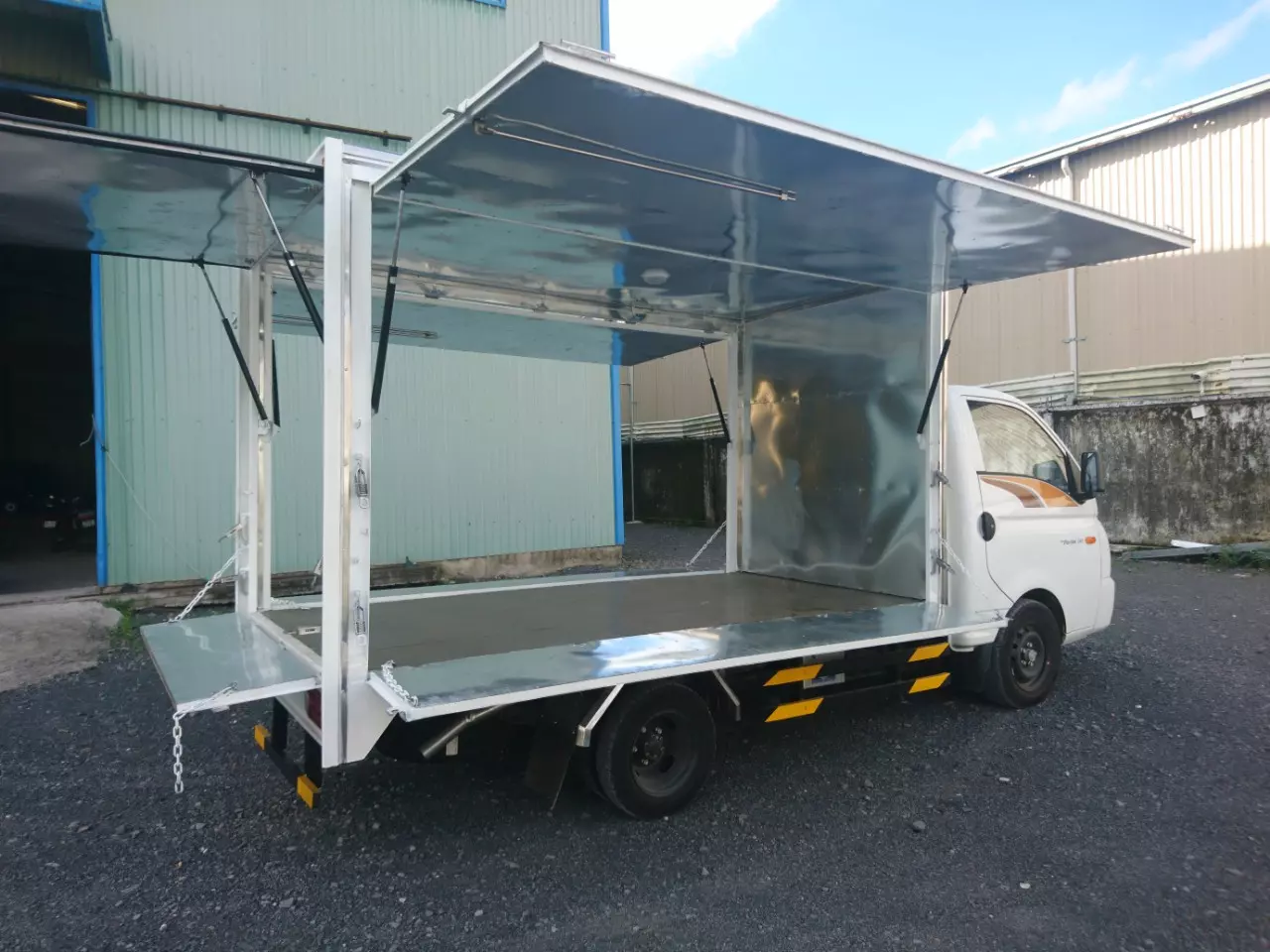 Cần bán Hyundai Porter Cánh dơi màu xanh lam-7